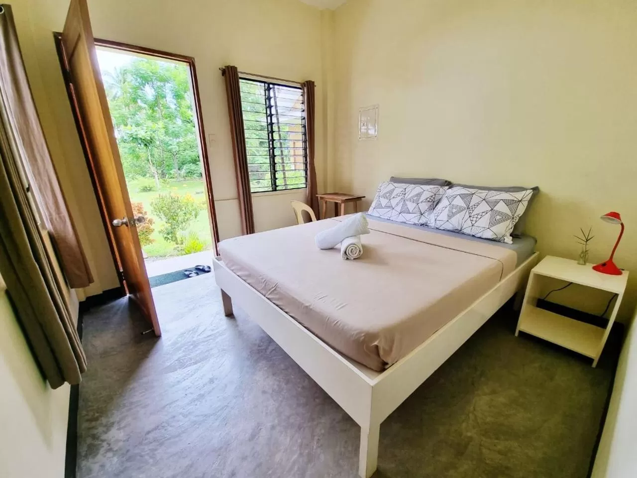 Bed in Bahandi Beach Lodge