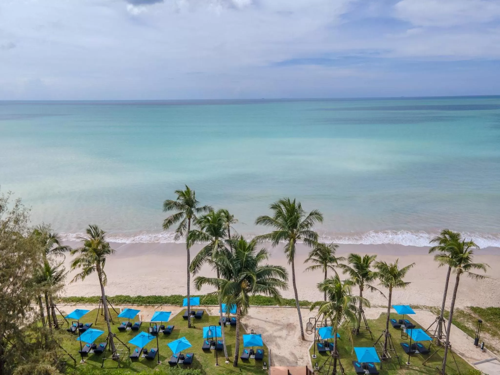 Beach in Grand Mercure Khao Lak Bangsak