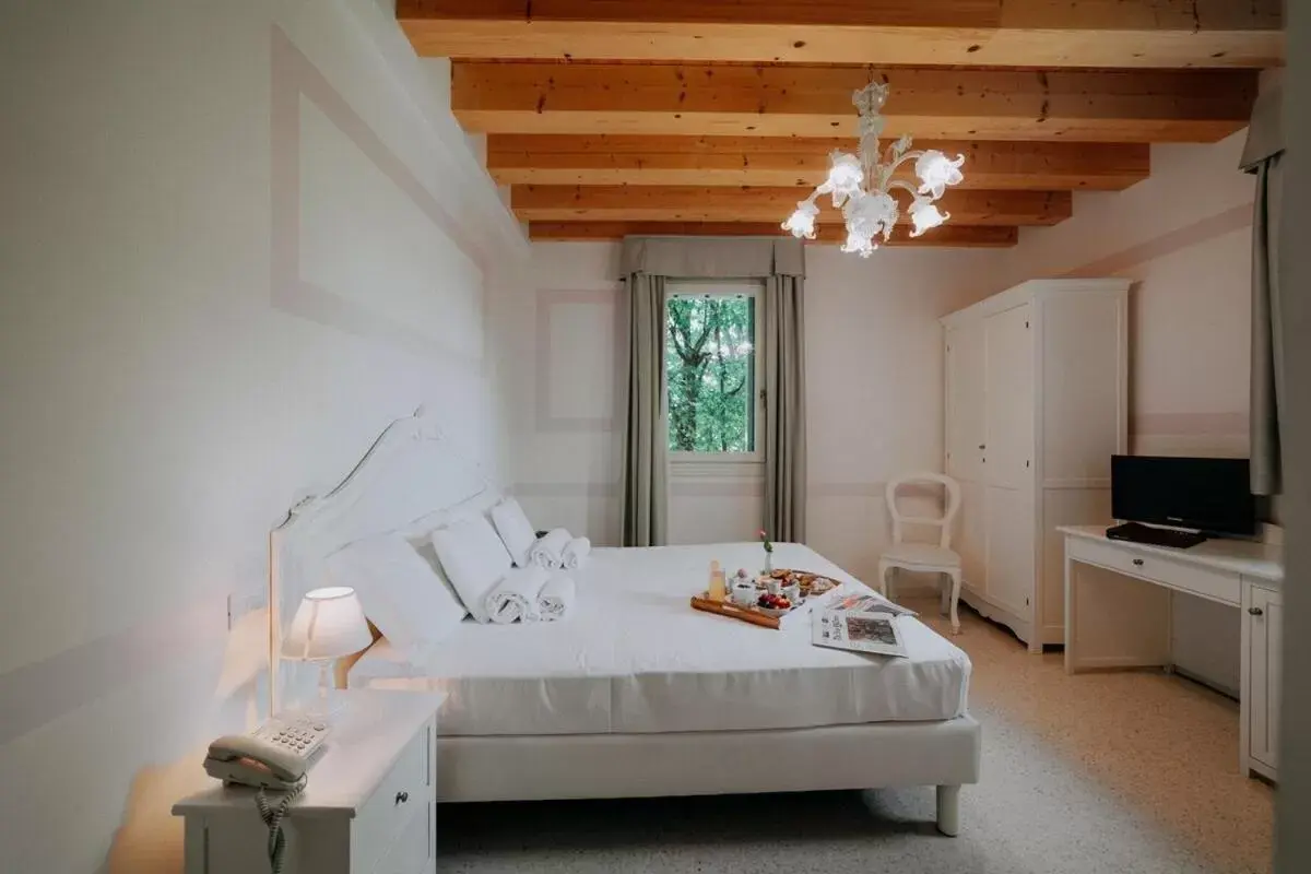 Superior Double or Twin Room in Hotel Villa Patriarca Superior Double or Twin Room in Hotel Villa Patriarca