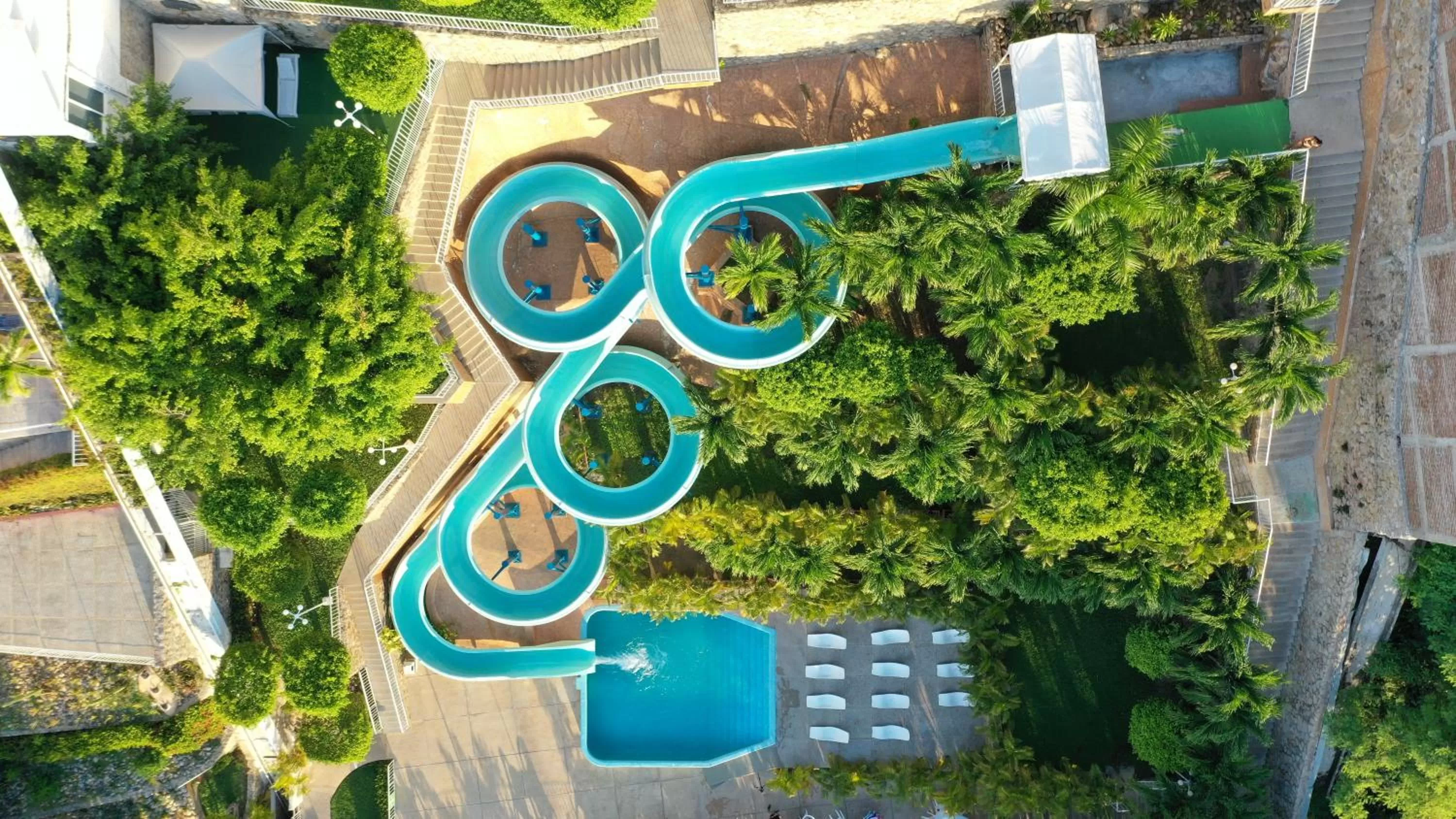 Aqua park in Alba Suites Acapulco