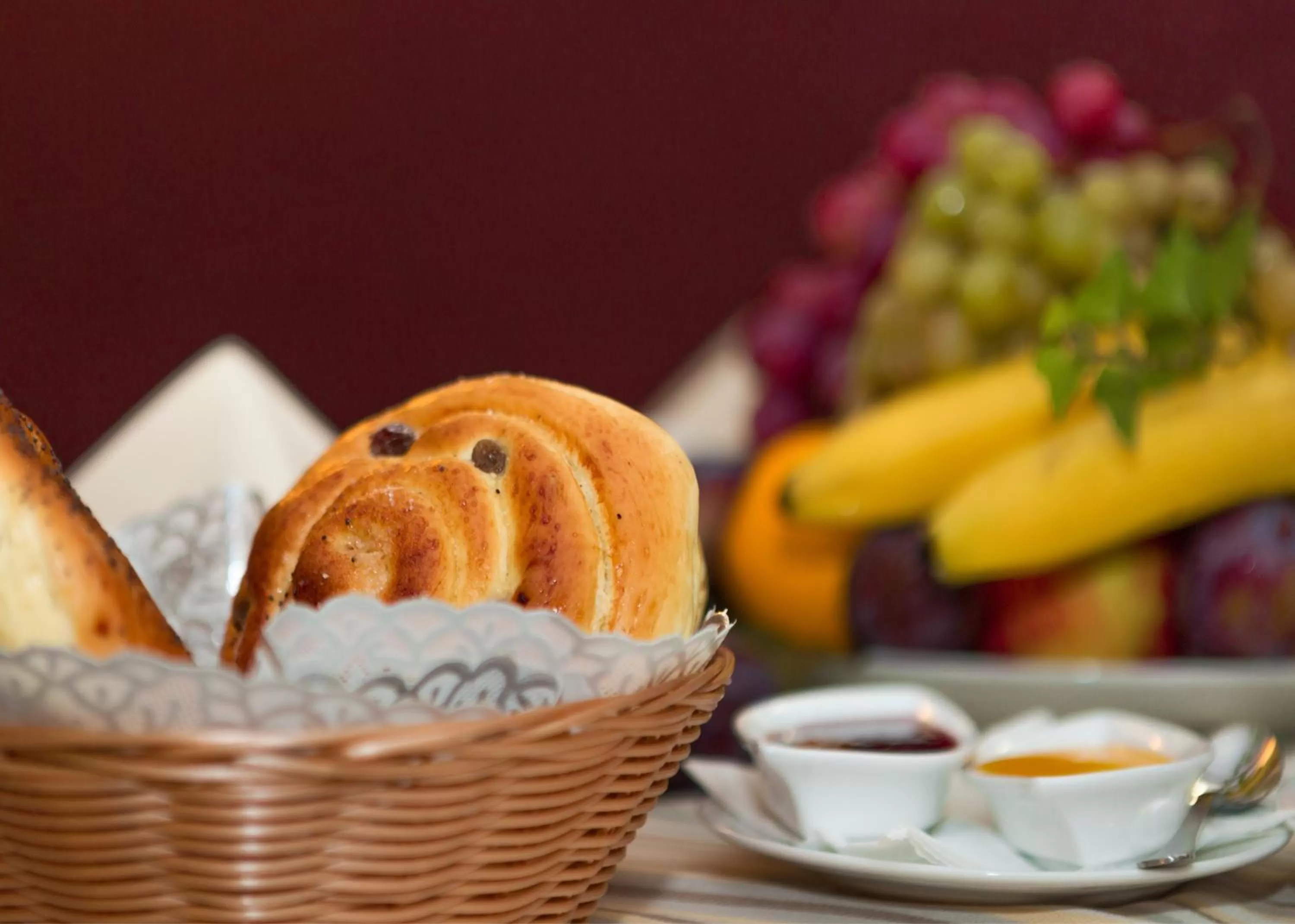 Restaurant/places to eat, Food in Lermontovskiy Hotel