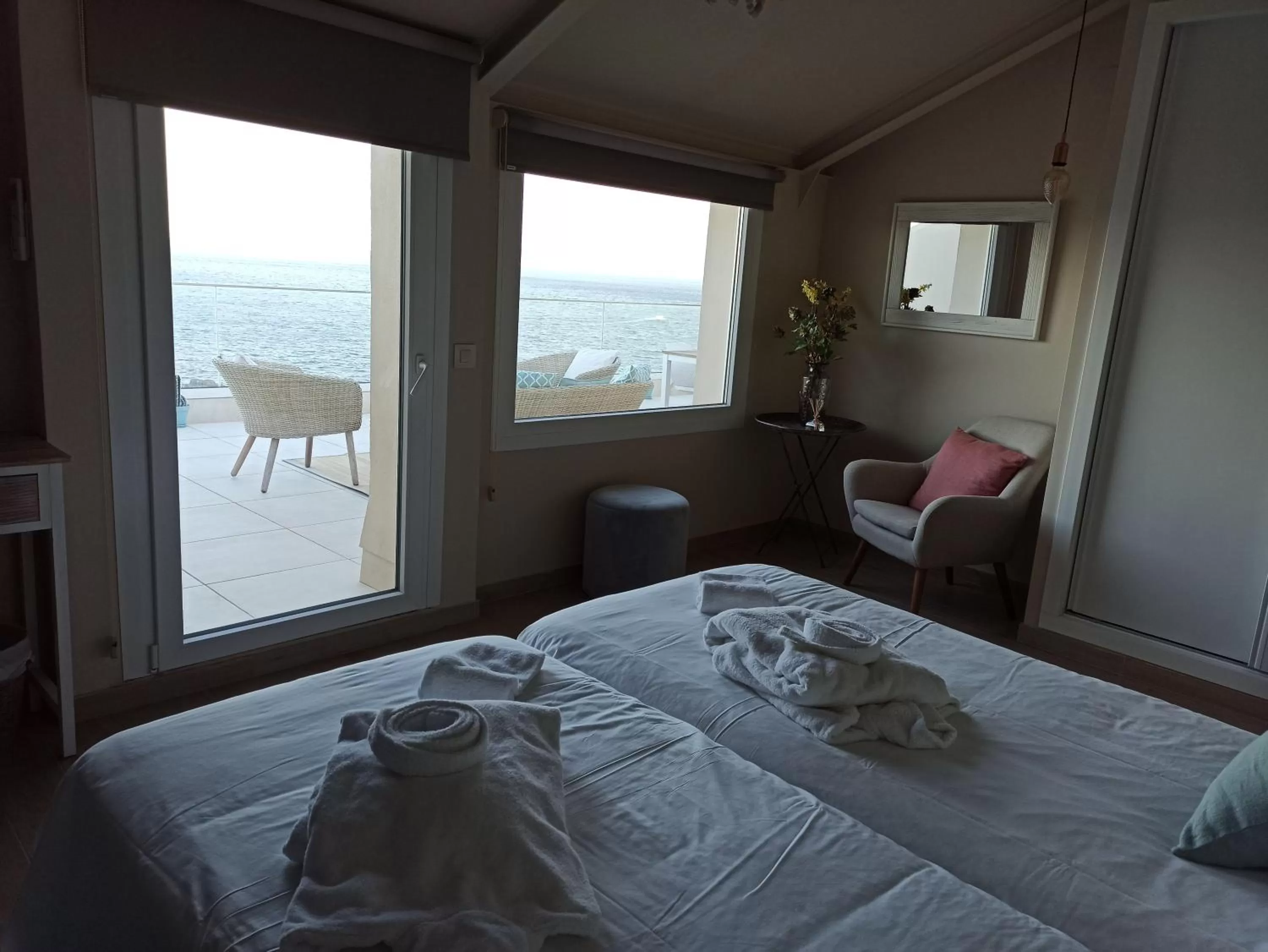 Bathroom, Bed in Punta Carnero Hostal singular