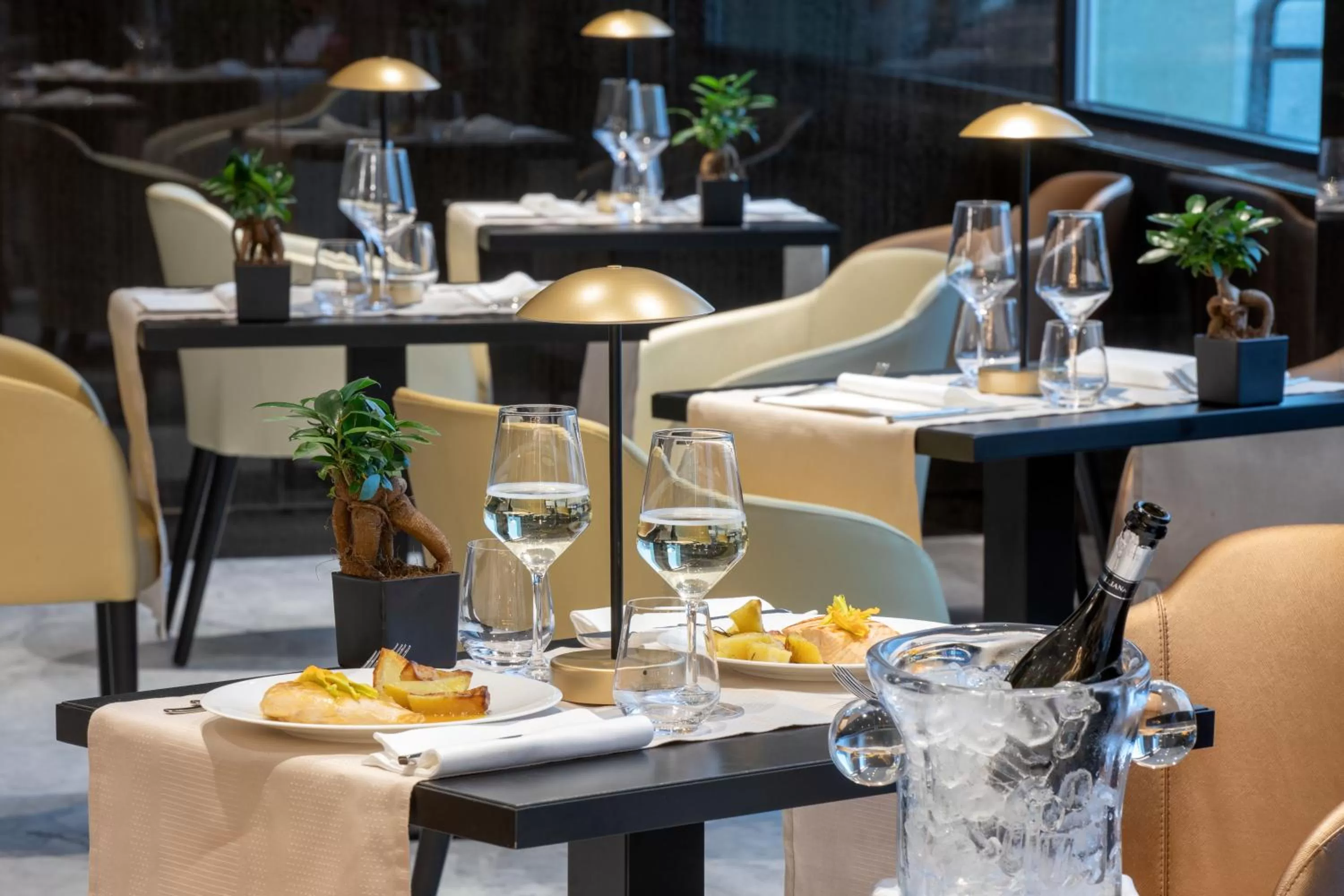 Restaurant/places to eat in Hotel St Martin by OMNIA hotels