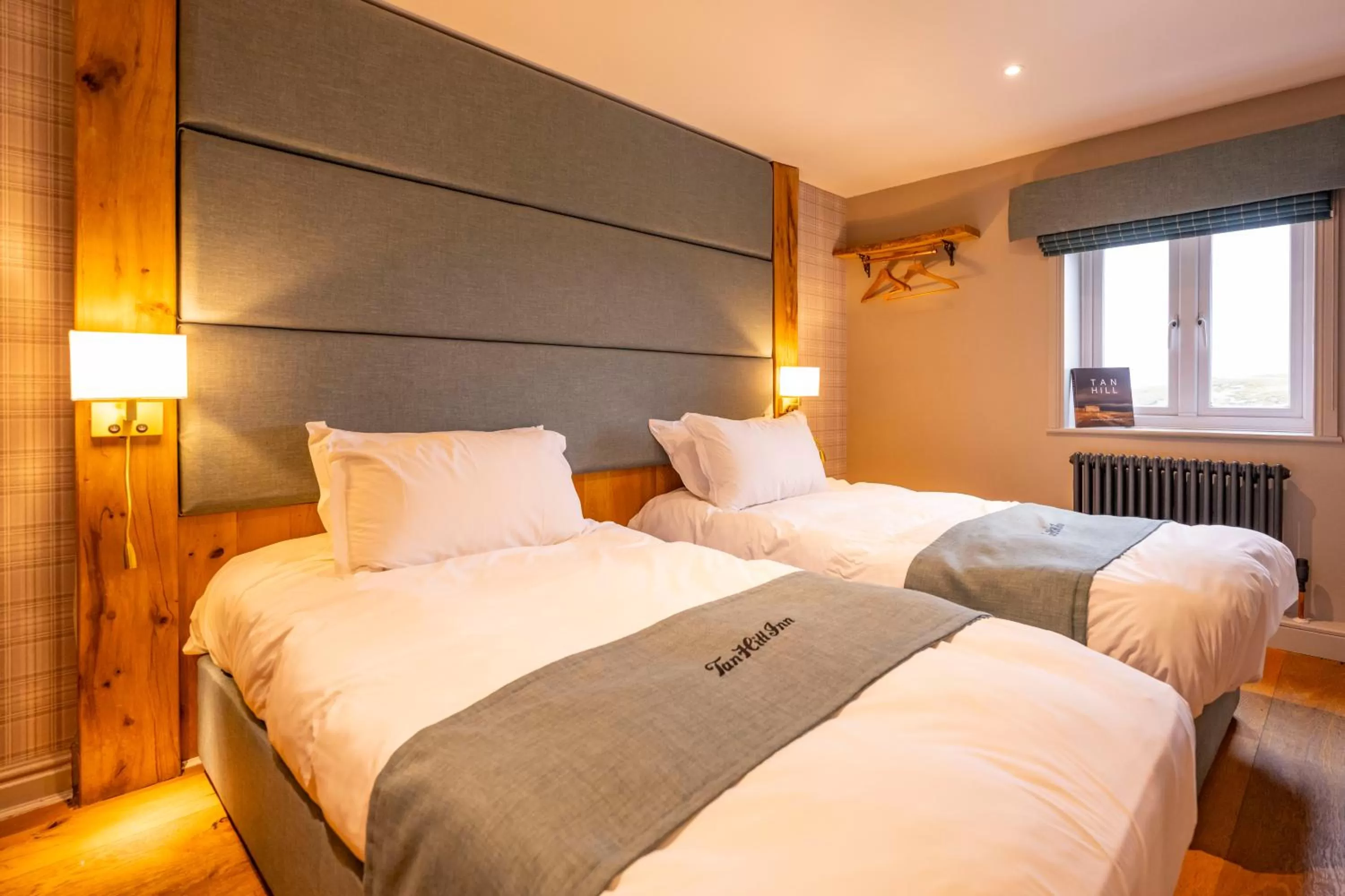 Photo of the whole room, Bed in The Tan Hill Inn