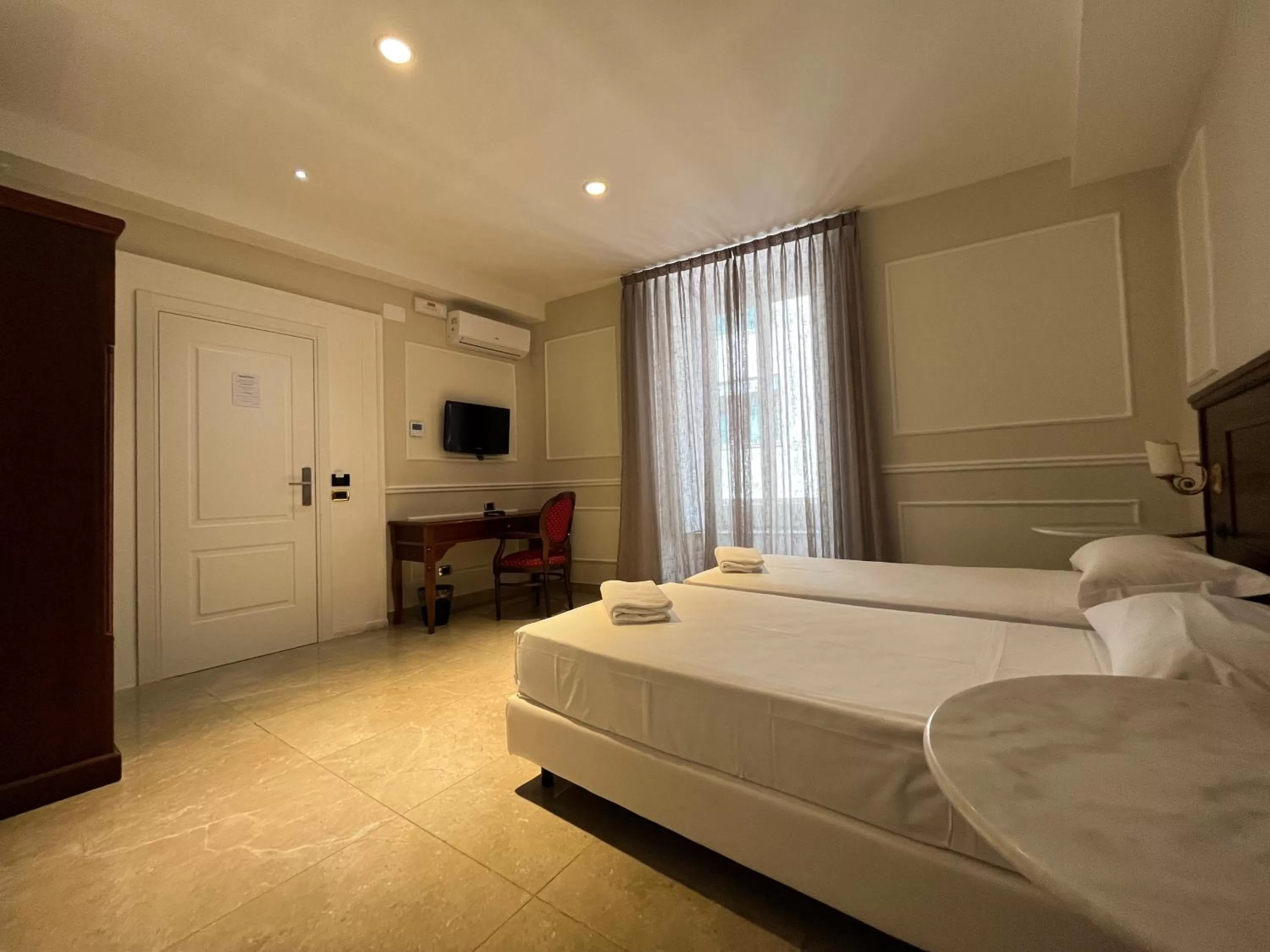 Bed in Napolit'amo Hotel Principe