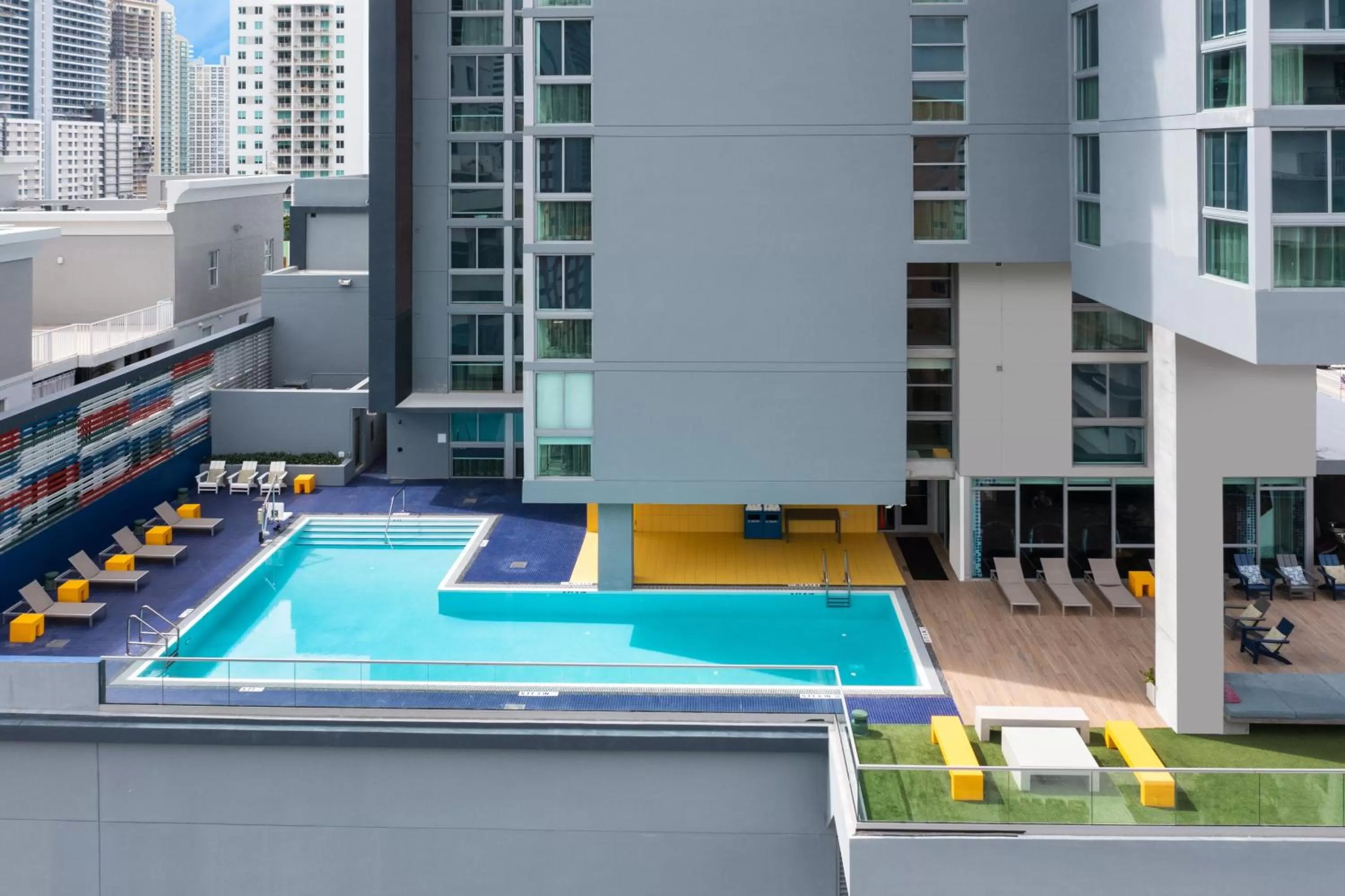 Swimming pool in Atwell Suites Miami Brickell by IHG