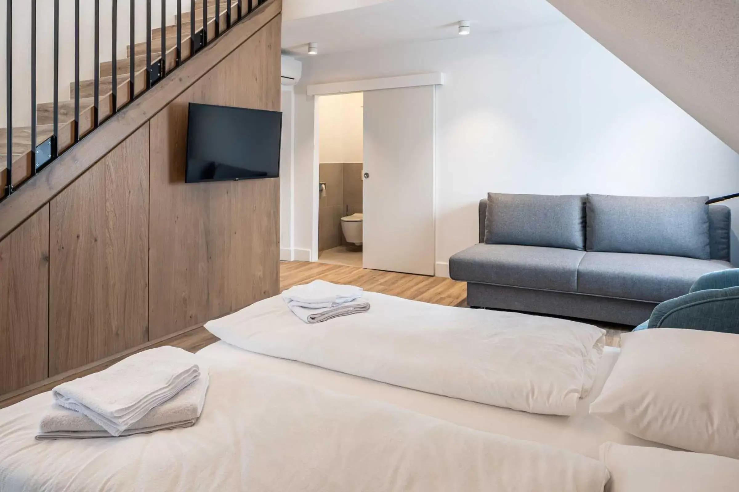 Deluxe Double Room - single occupancy in Villa Flöckner Bed & Breakfast Deluxe Double Room - single occupancy in Villa Flöckner Bed & Breakfast