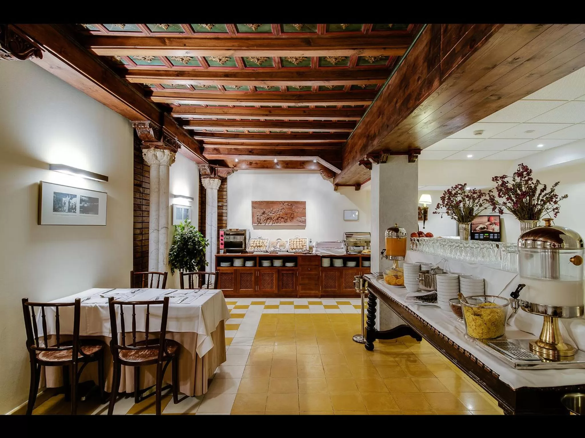 Buffet breakfast in Hotel Murillo