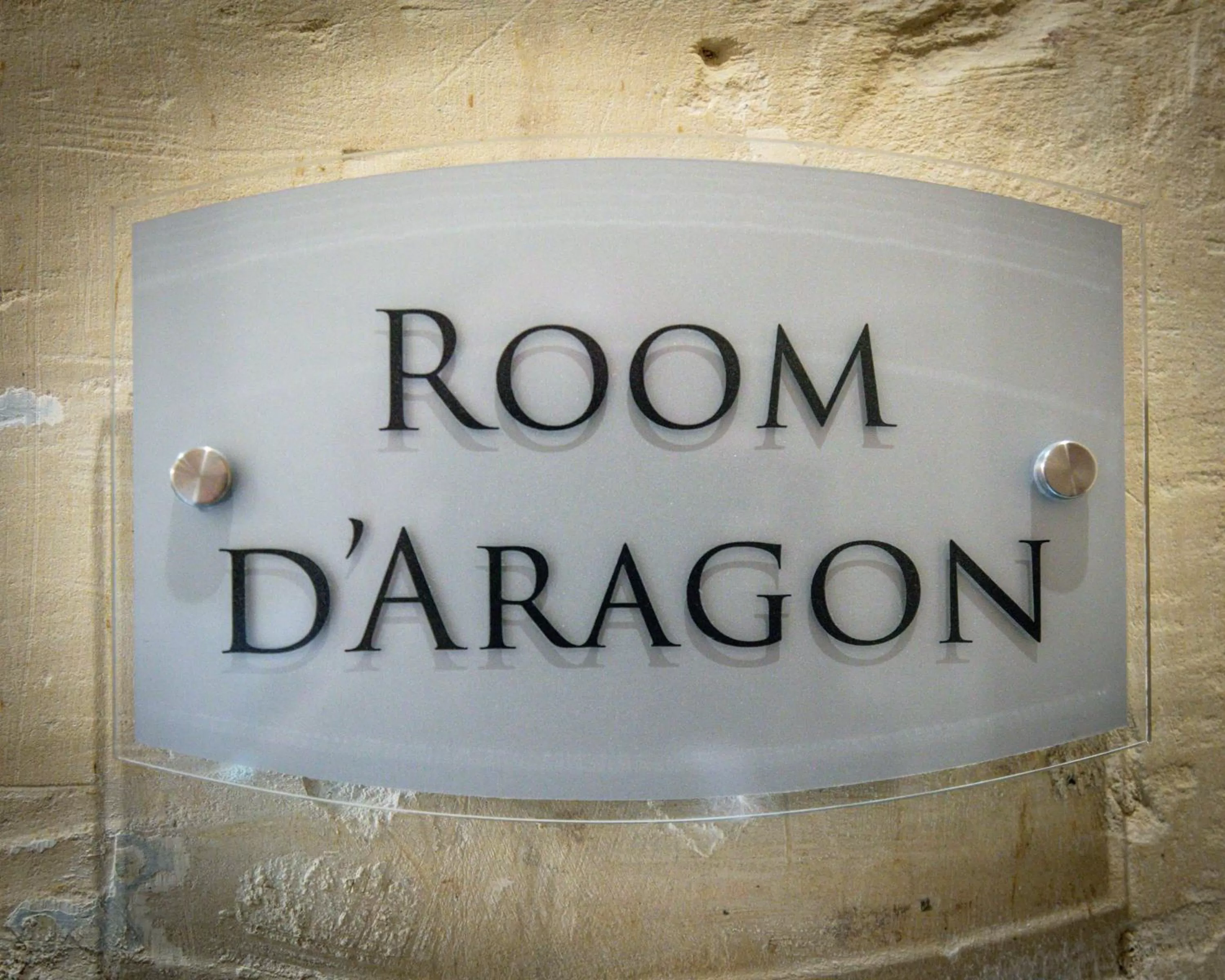 Logo/Certificate/Sign in The 3Cities Auberge