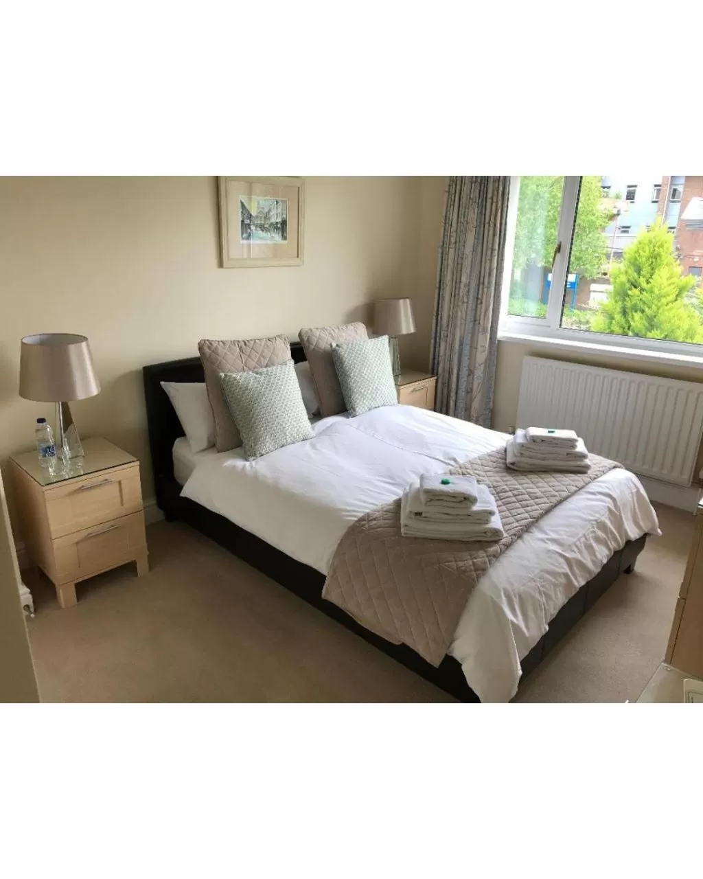 Bedroom, Bed in 31 Queens Road