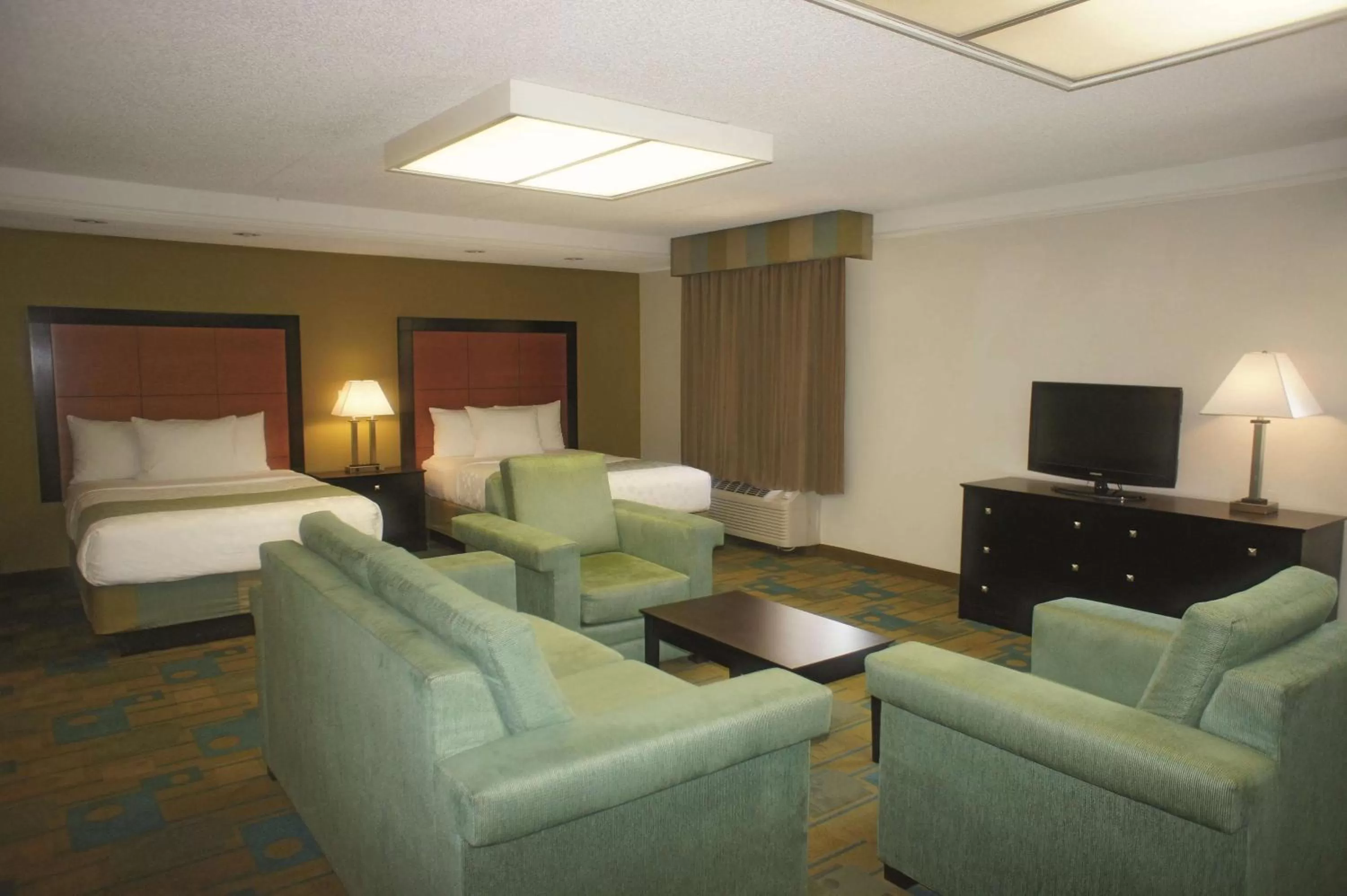Photo of the whole room, Bed in La Quinta by Wyndham St. Pete-Clearwater Airport