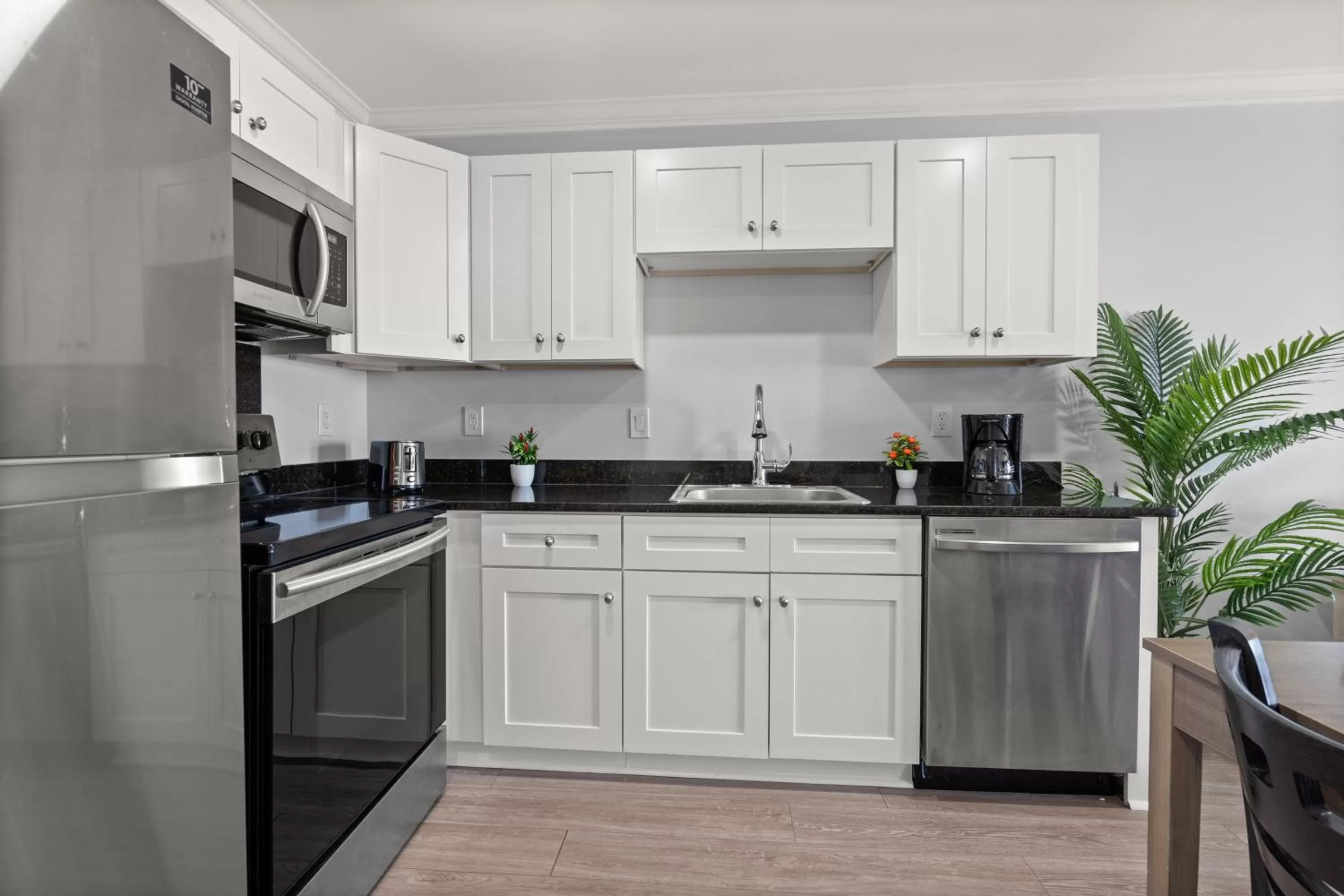kitchen, Kitchen/Kitchenette in Ocean Escape Condos