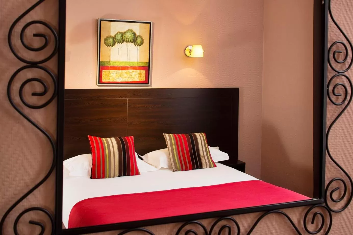 Bedroom, Bed in Chatillon Paris Montparnasse