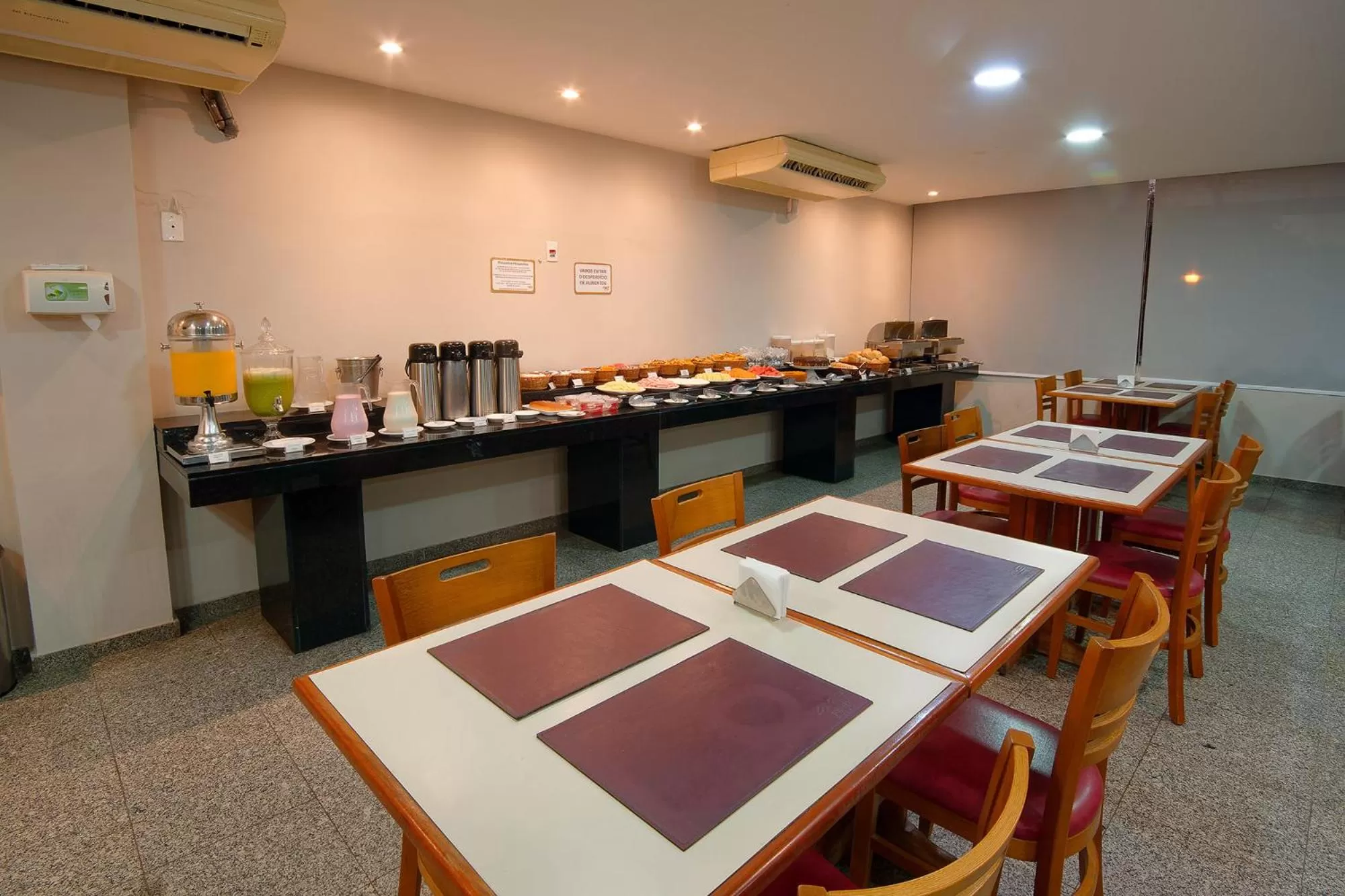 Restaurant/places to eat in Fênix Hotel Campinas