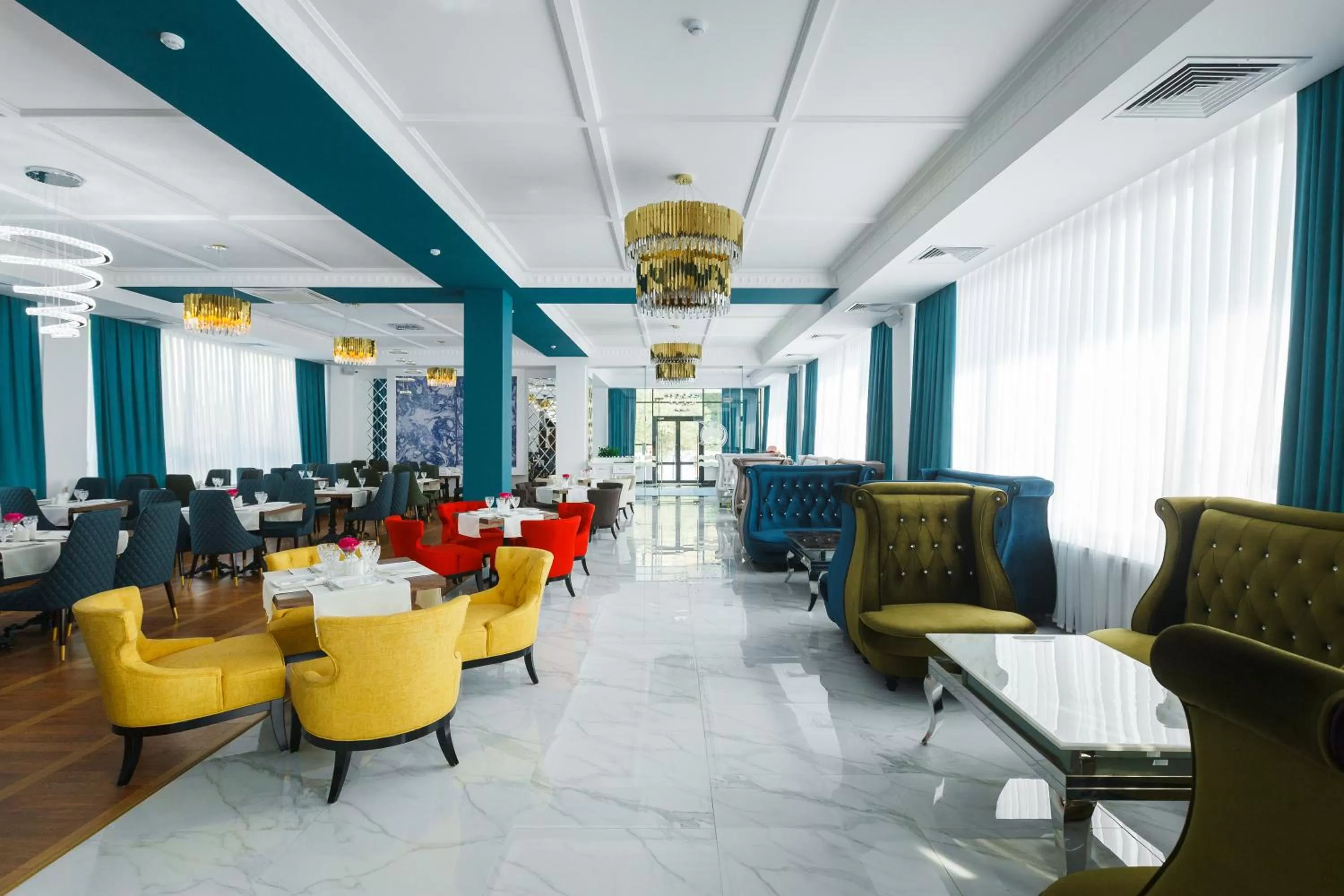 Restaurant/places to eat in Beluga Hotel