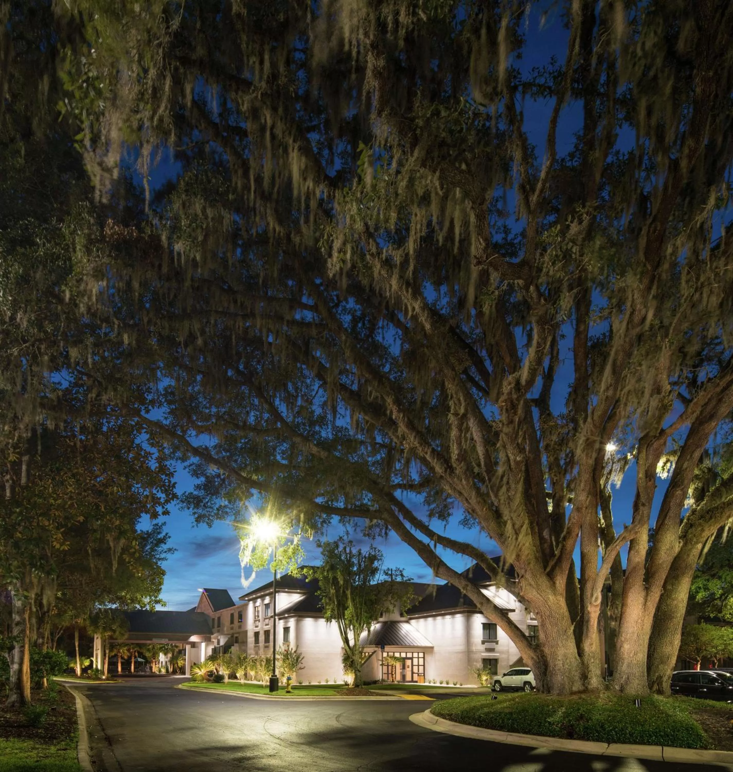 Property building in DoubleTree by Hilton Gainesville