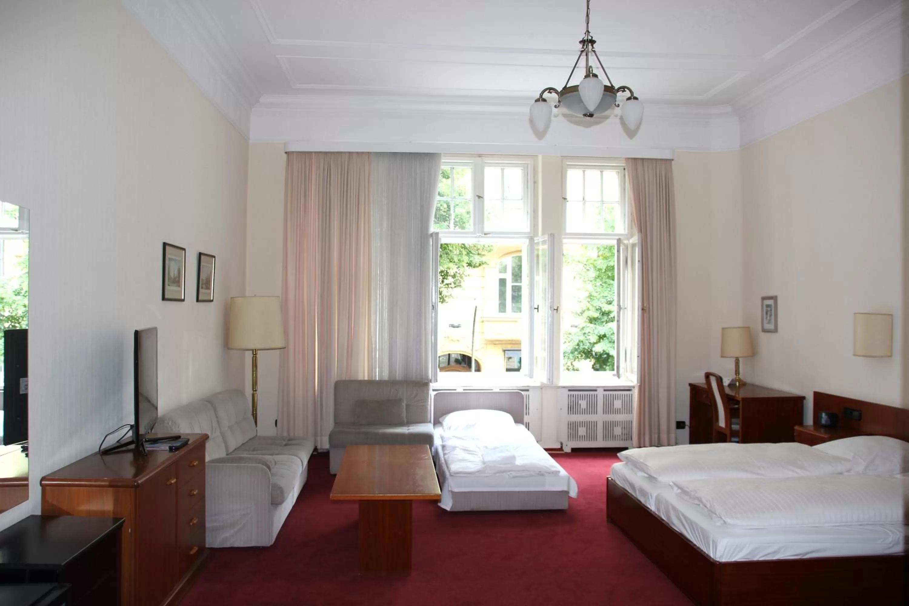 Bedroom, Bed in Kurfürst am Kurfürstendamm