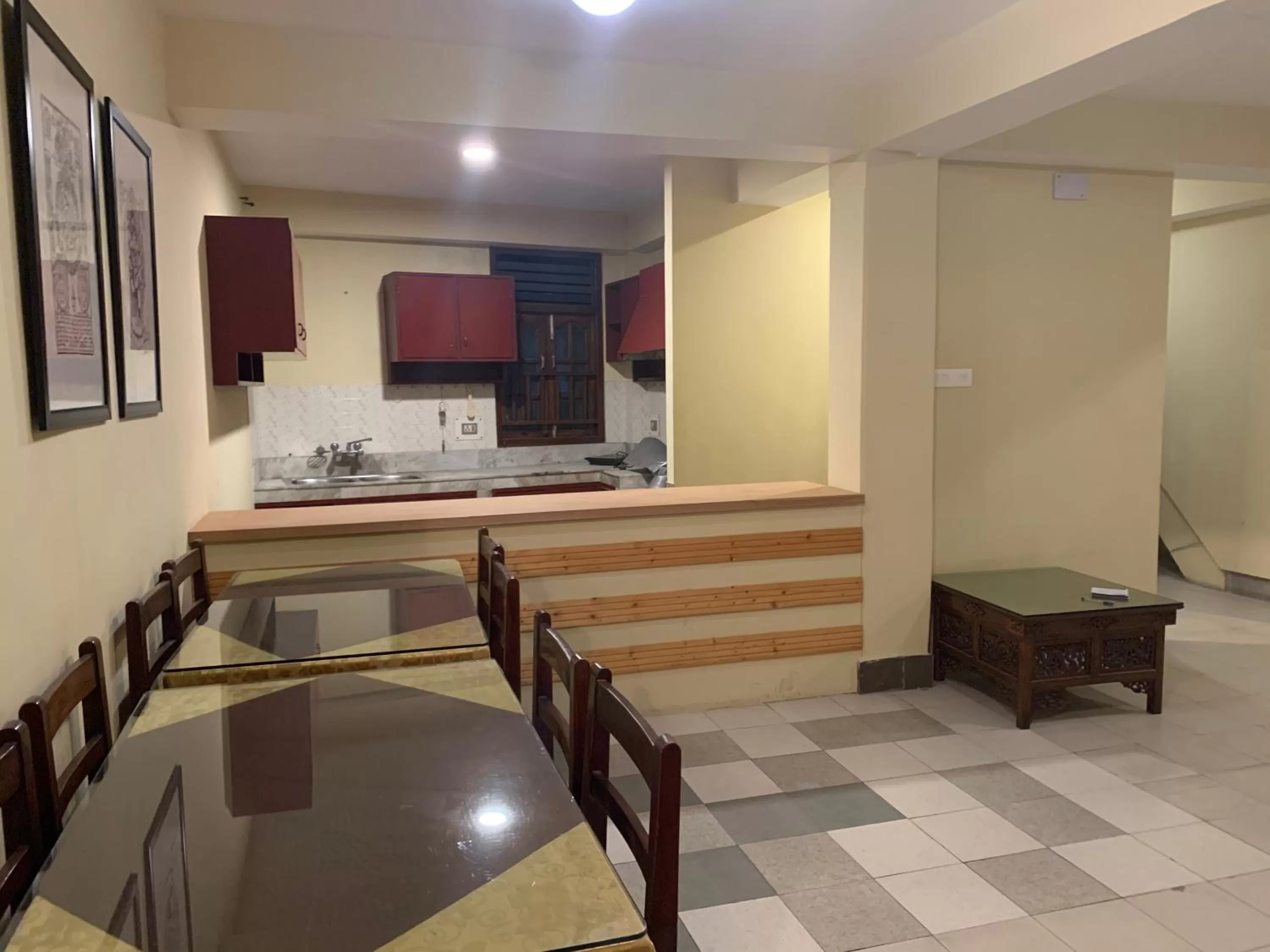 Kitchen or kitchenette in Hotel Tarayana