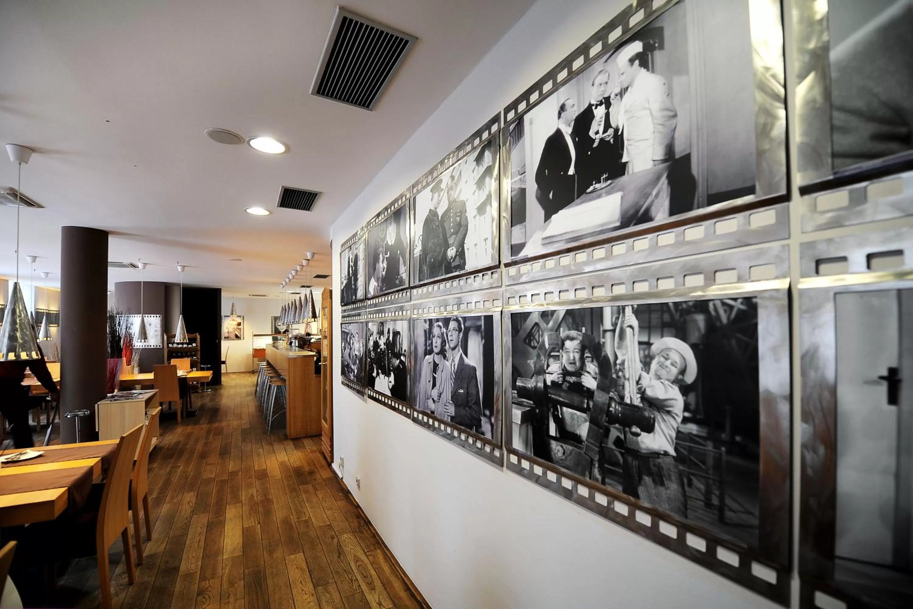 Restaurant/places to eat in Hotel Biograf