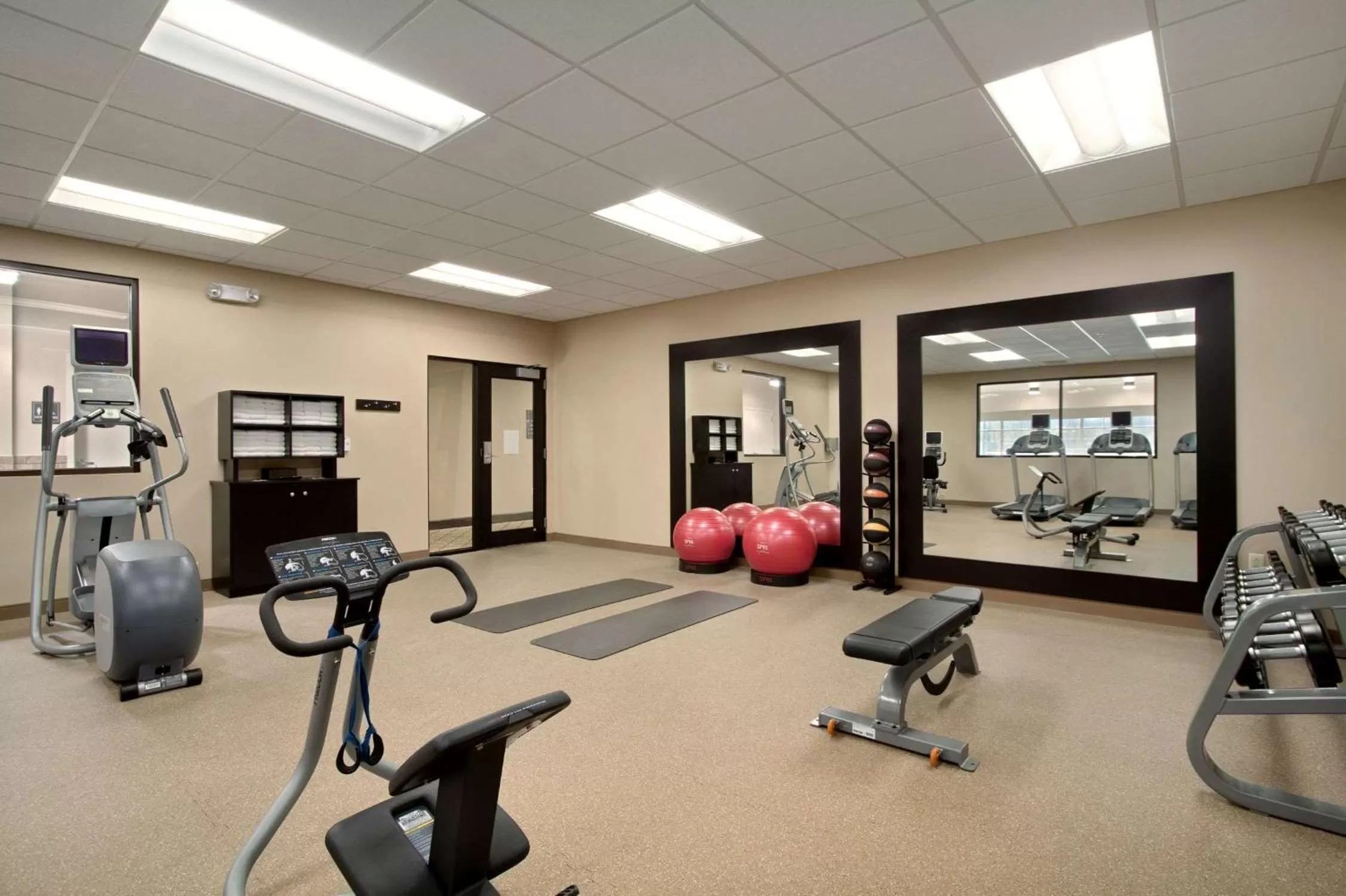 Fitness centre/facilities in Homewood Suites by Hilton Rochester - Victor