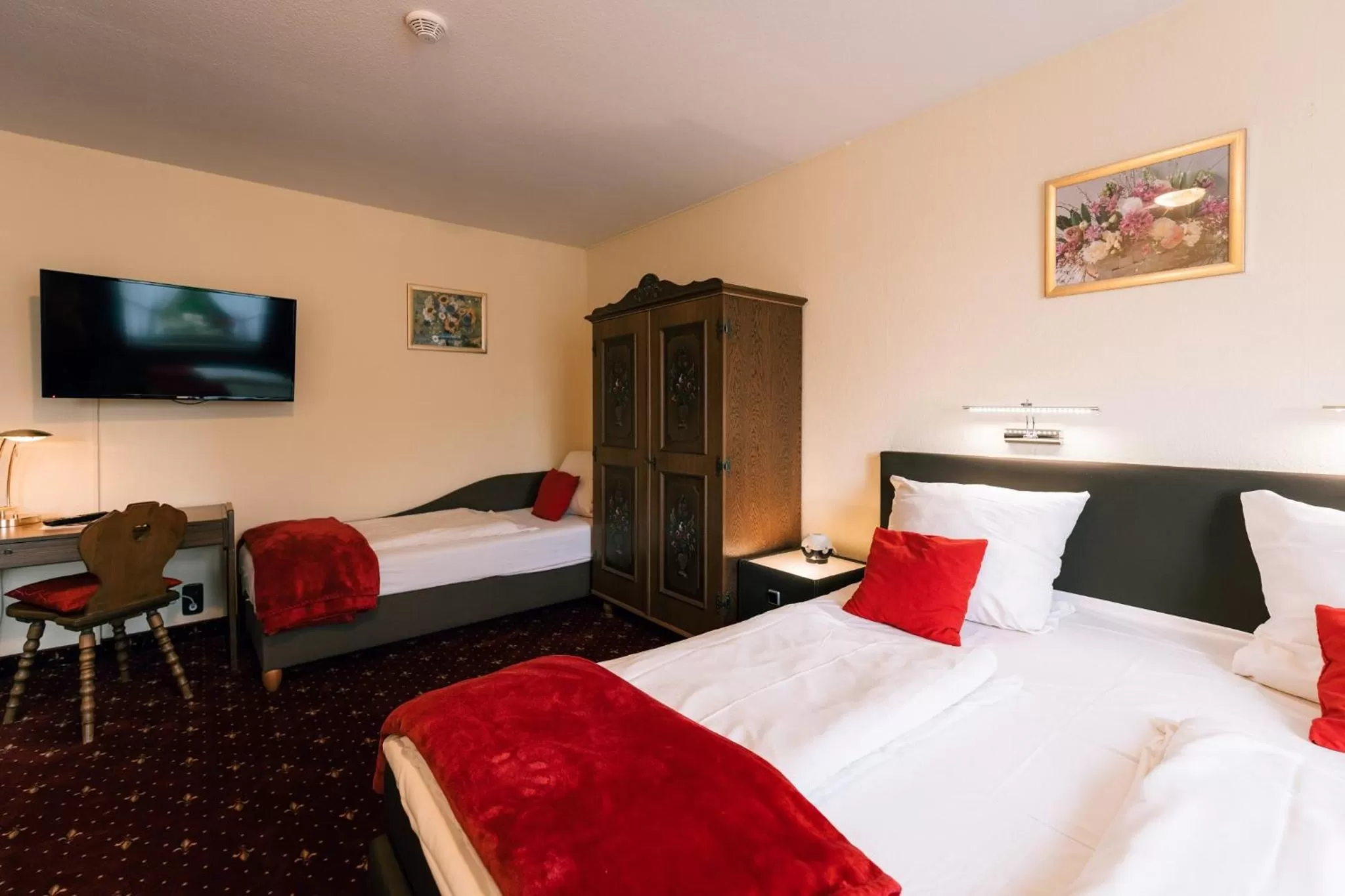 Photo of the whole room, Bed in Hotel Hasenjäger