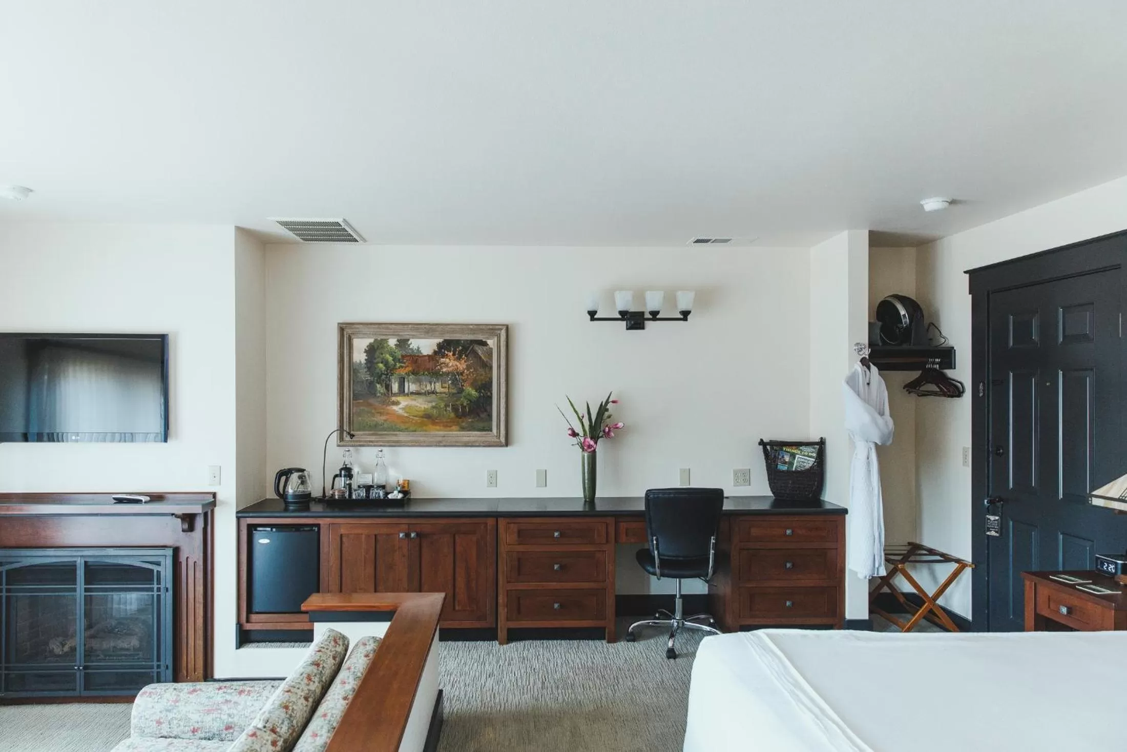 TV and multimedia in Noyo Harbor Inn