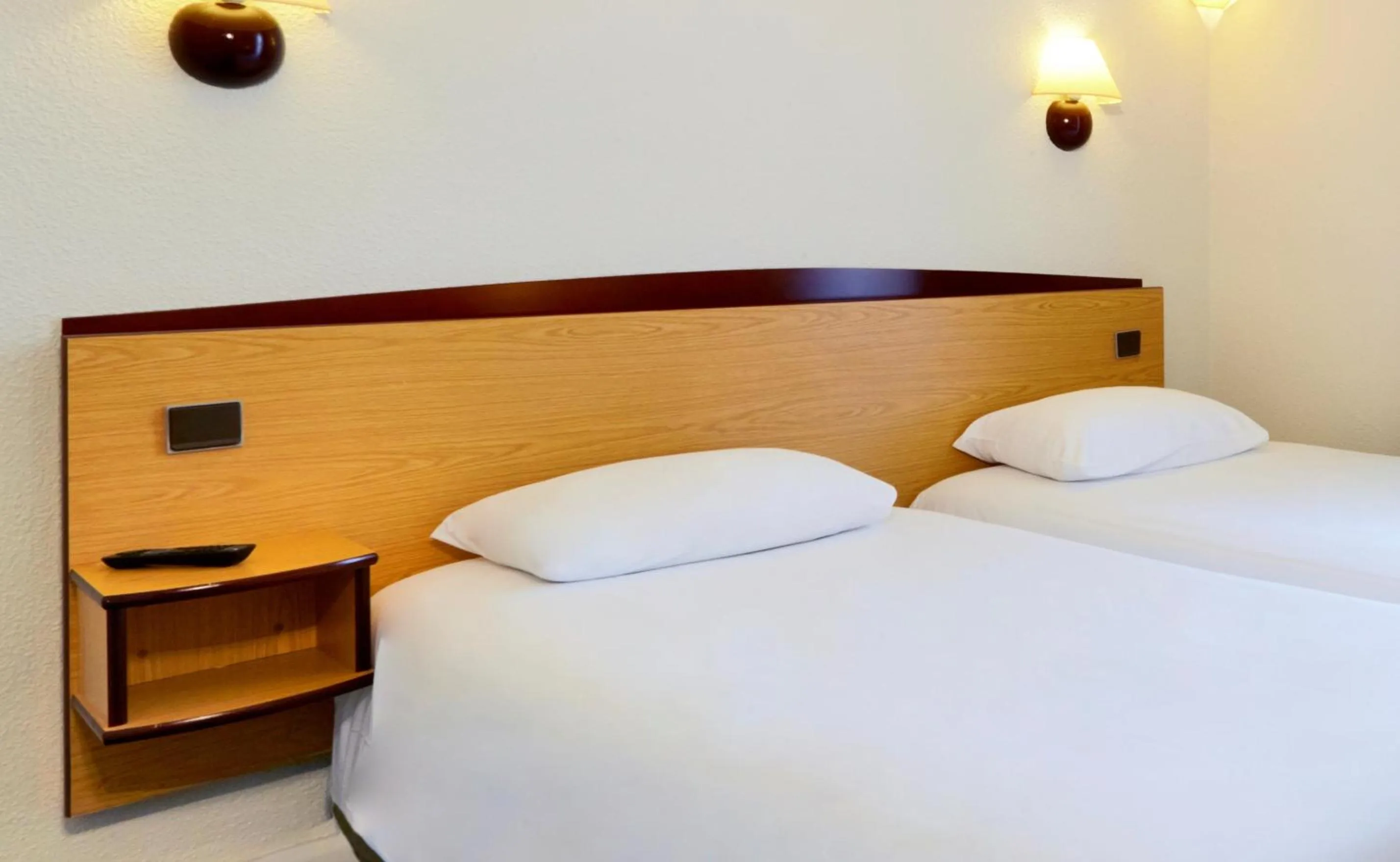 Bedroom, Bed in Kyriad Direct Le Bourget Gonesse