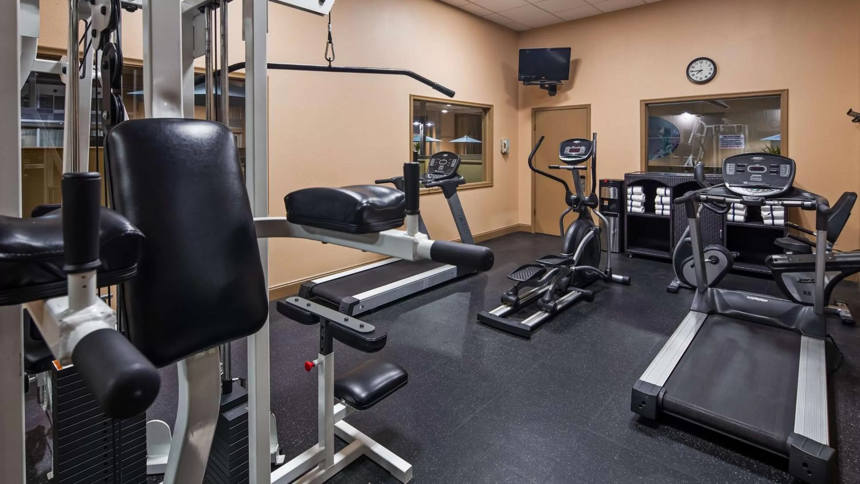 Fitness centre/facilities in Best Western Crossroads of the Bluffs