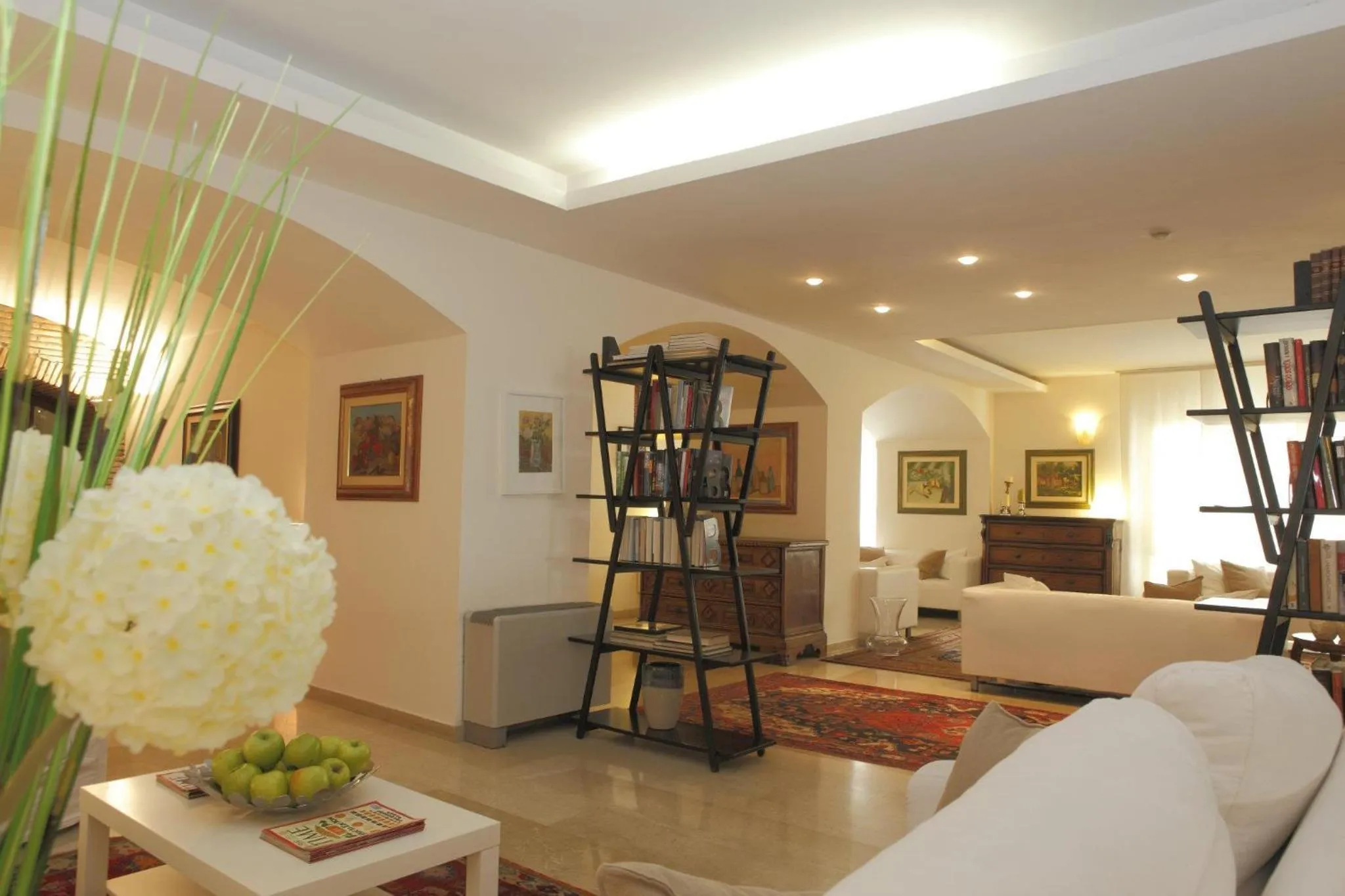 Library in Hotel Principe