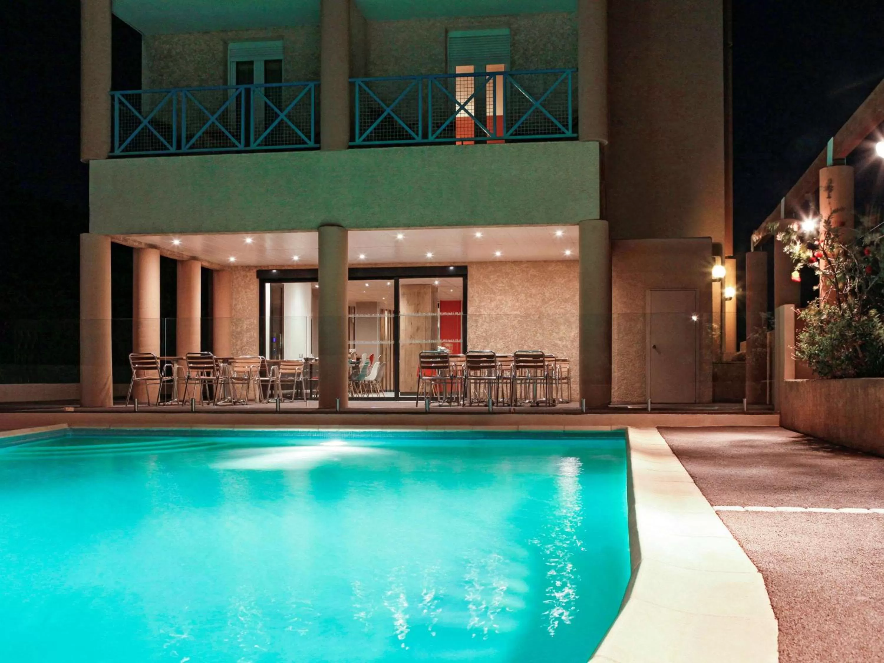 Property building in ibis Hyeres Centre