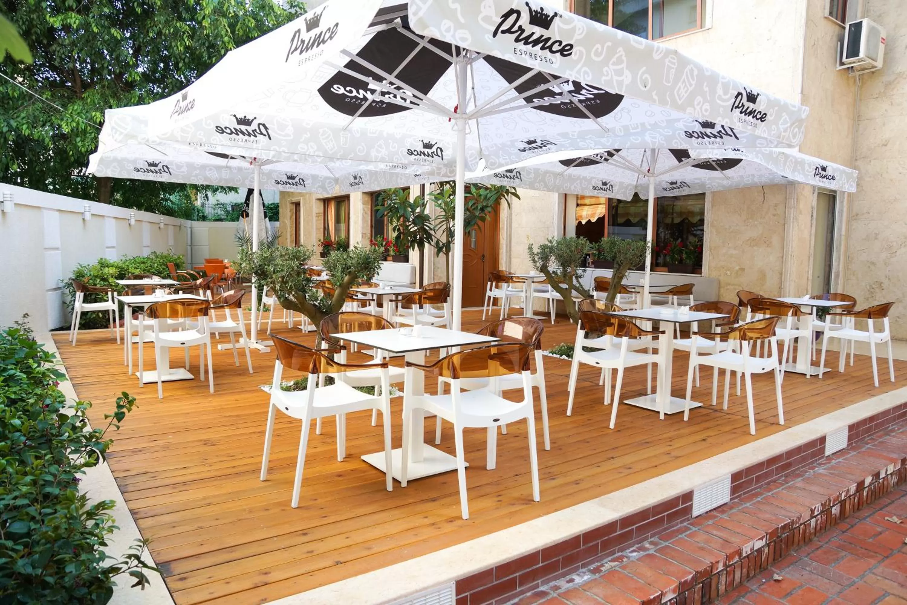 Restaurant/places to eat in Hotel Vila e Arte City Center