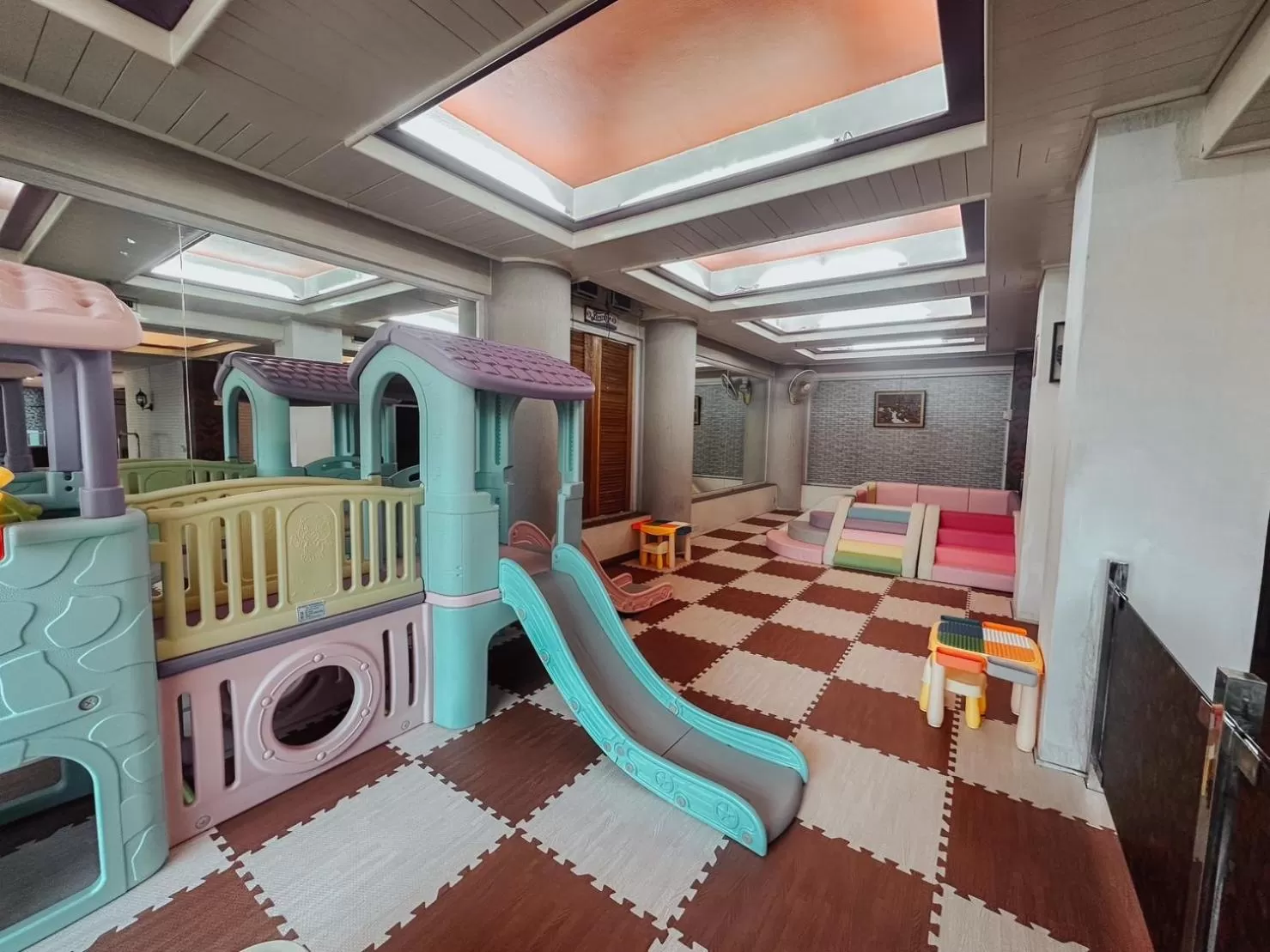 Children play ground in Hotel De Khuvieng