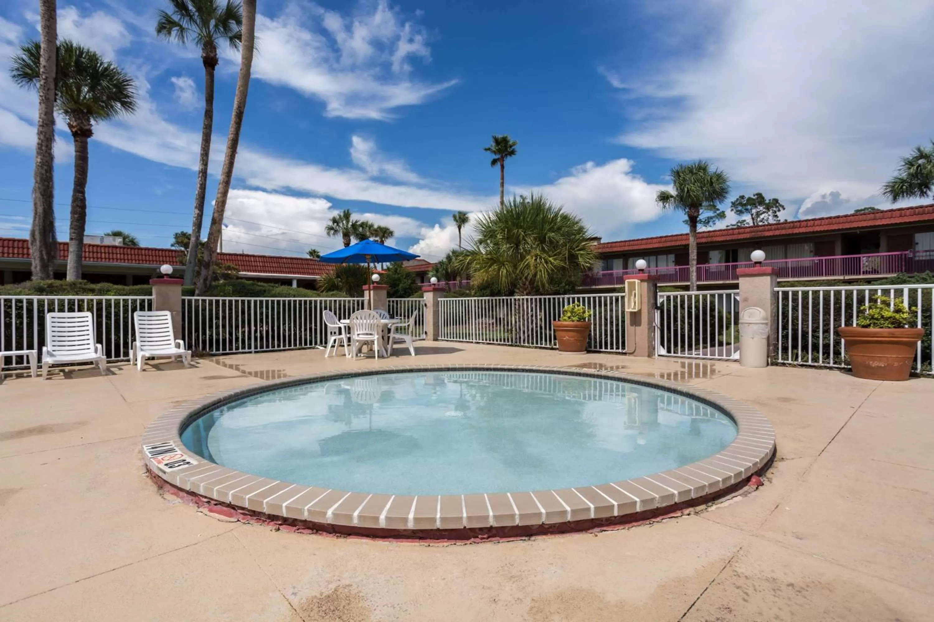 Pool view in Motel 6-Spring Hill, FL - Weeki Wachee