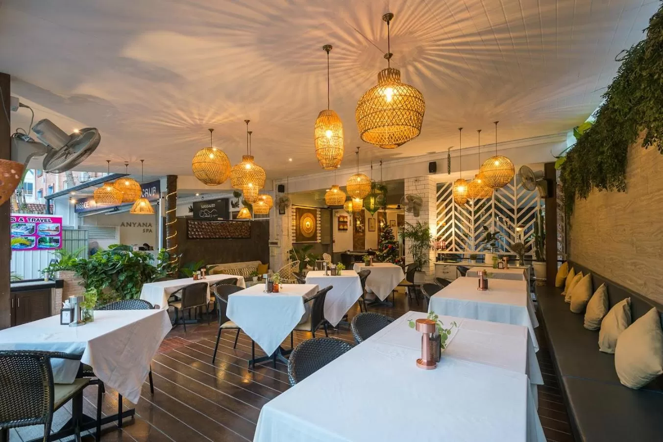 Restaurant/places to eat in Baan Ban Dalay