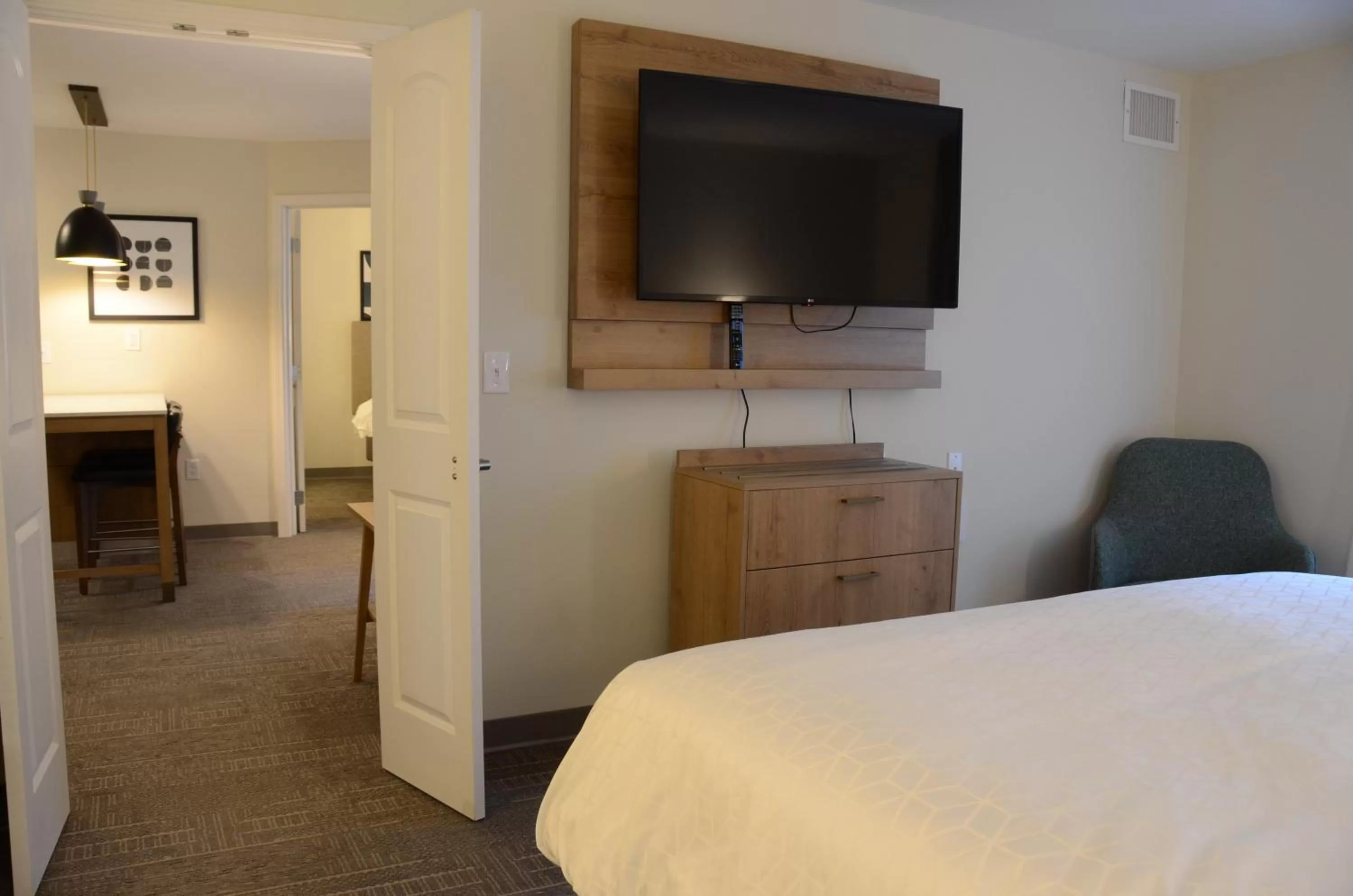 Photo of the whole room, Bed in Staybridge Suites Nashville SE - Murfreesboro by IHG