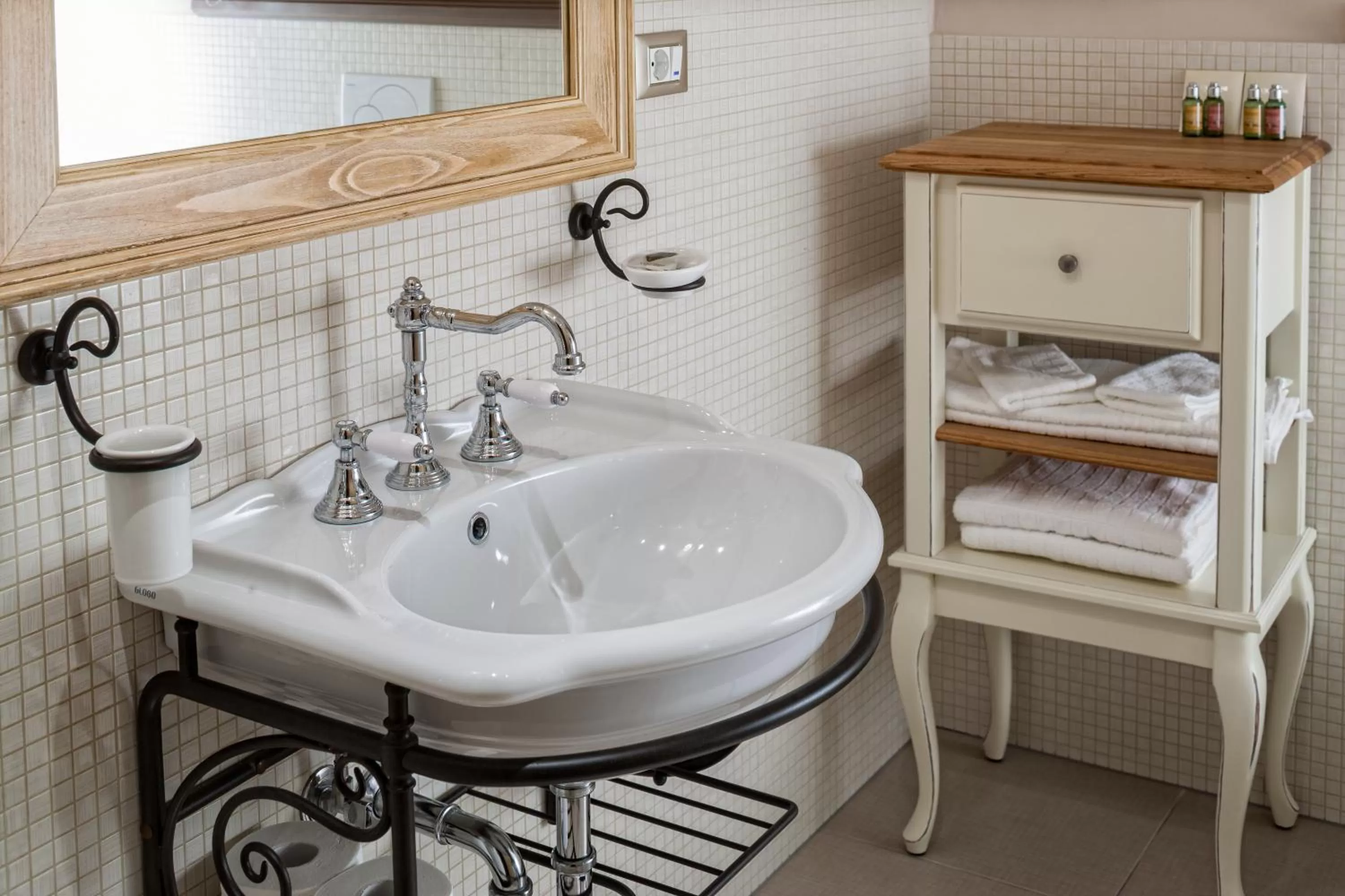 Bathroom in B&B Dvor Tacen