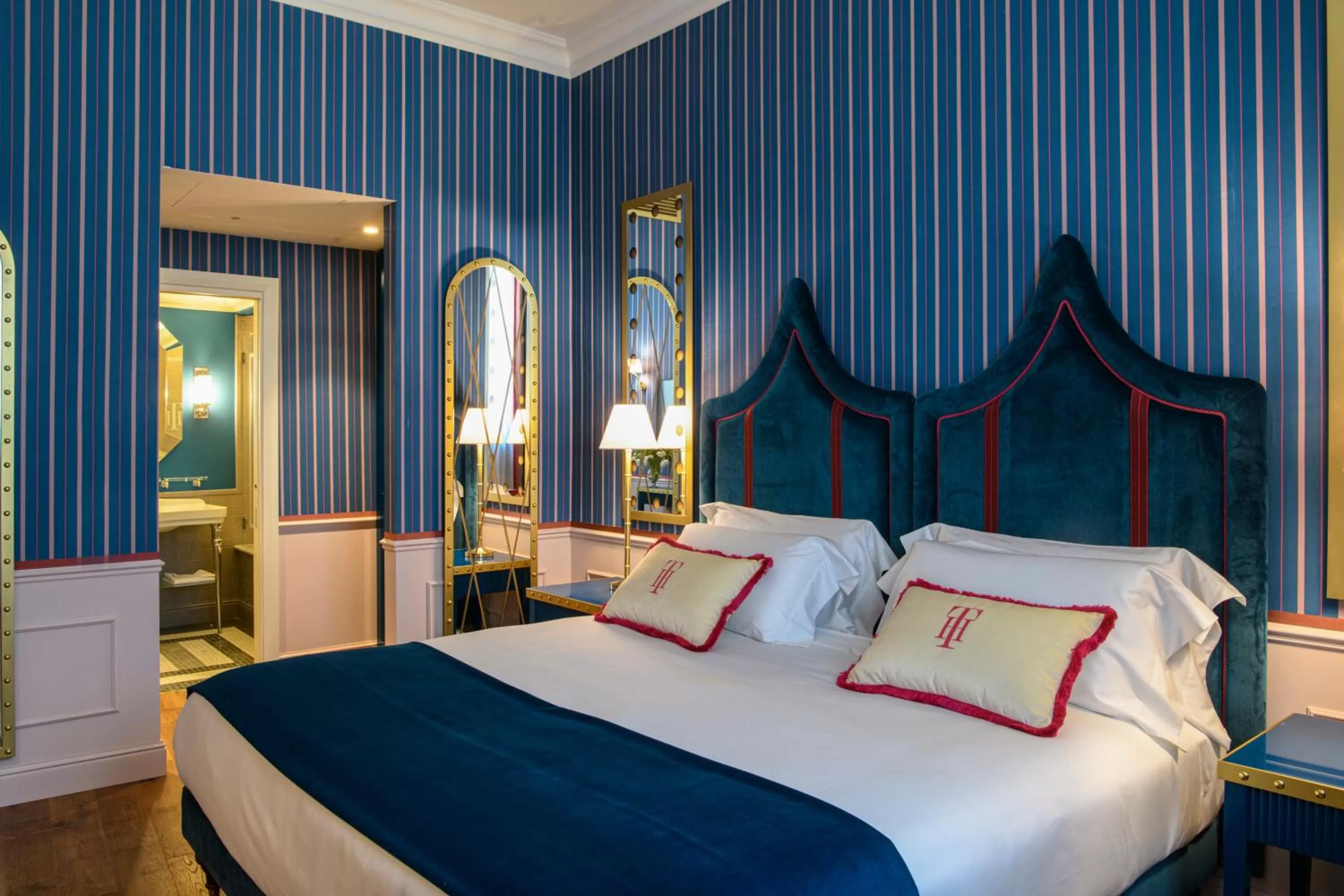 Bed in IL Tornabuoni The Unbound Collection by Hyatt