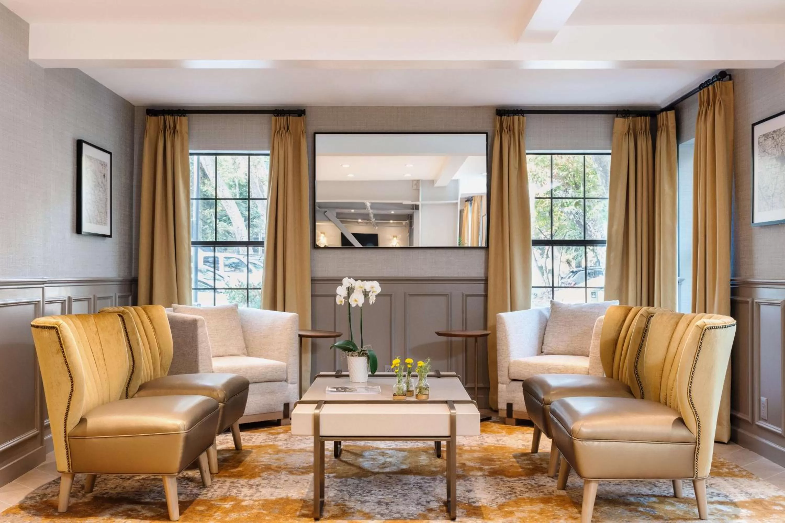 Lobby or reception in The Inn at Saratoga, Tapestry Collection by Hilton