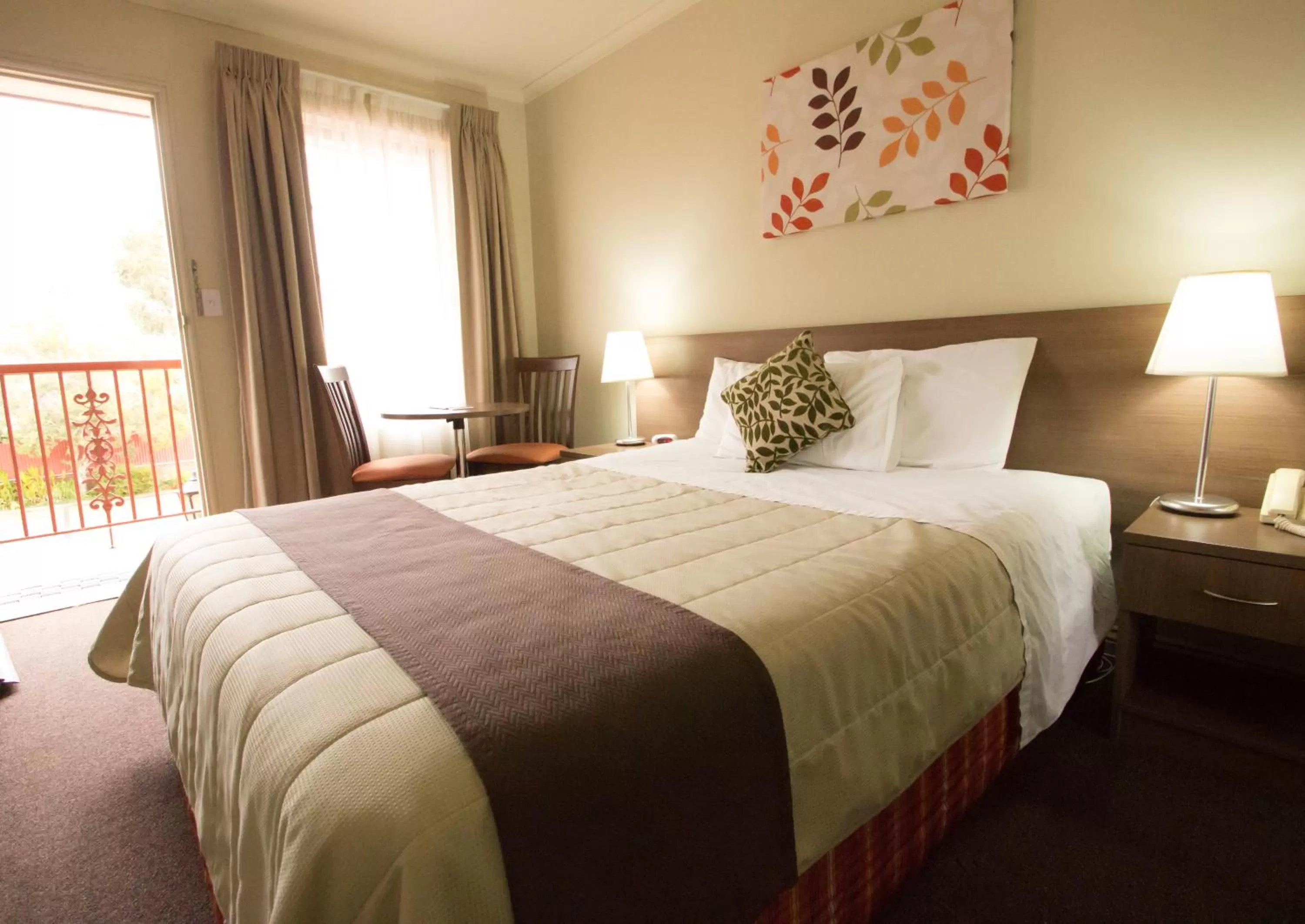 Bedroom, Bed in Old Willyama Motor Inn