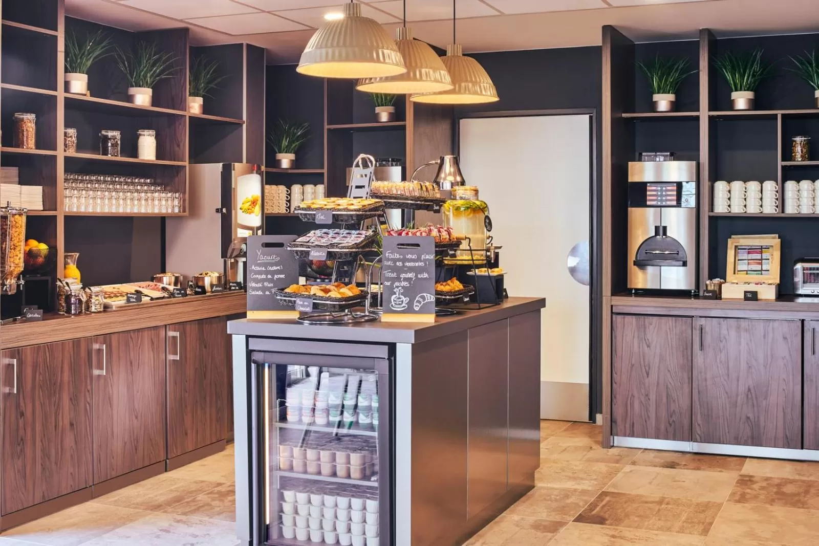 Food and drinks in easyHotel Paris Charles de Gaulle Villepinte