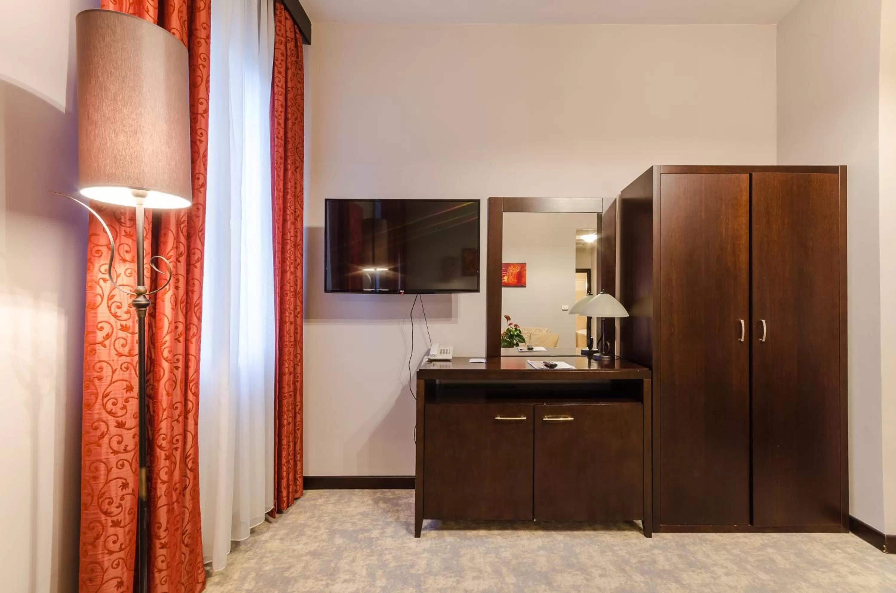 TV and multimedia in Hotel Aurum