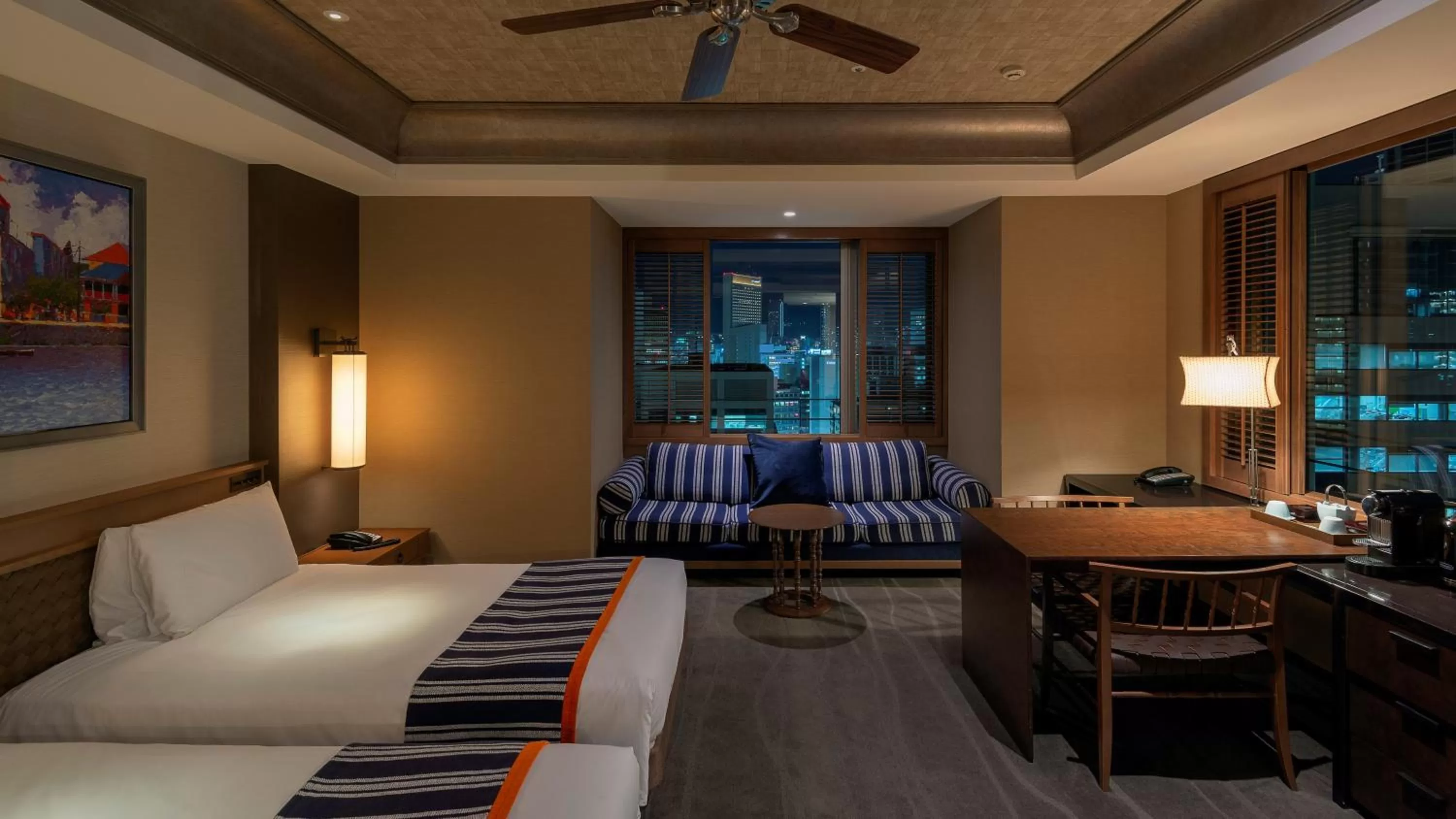 Bed in Oriental Hotel