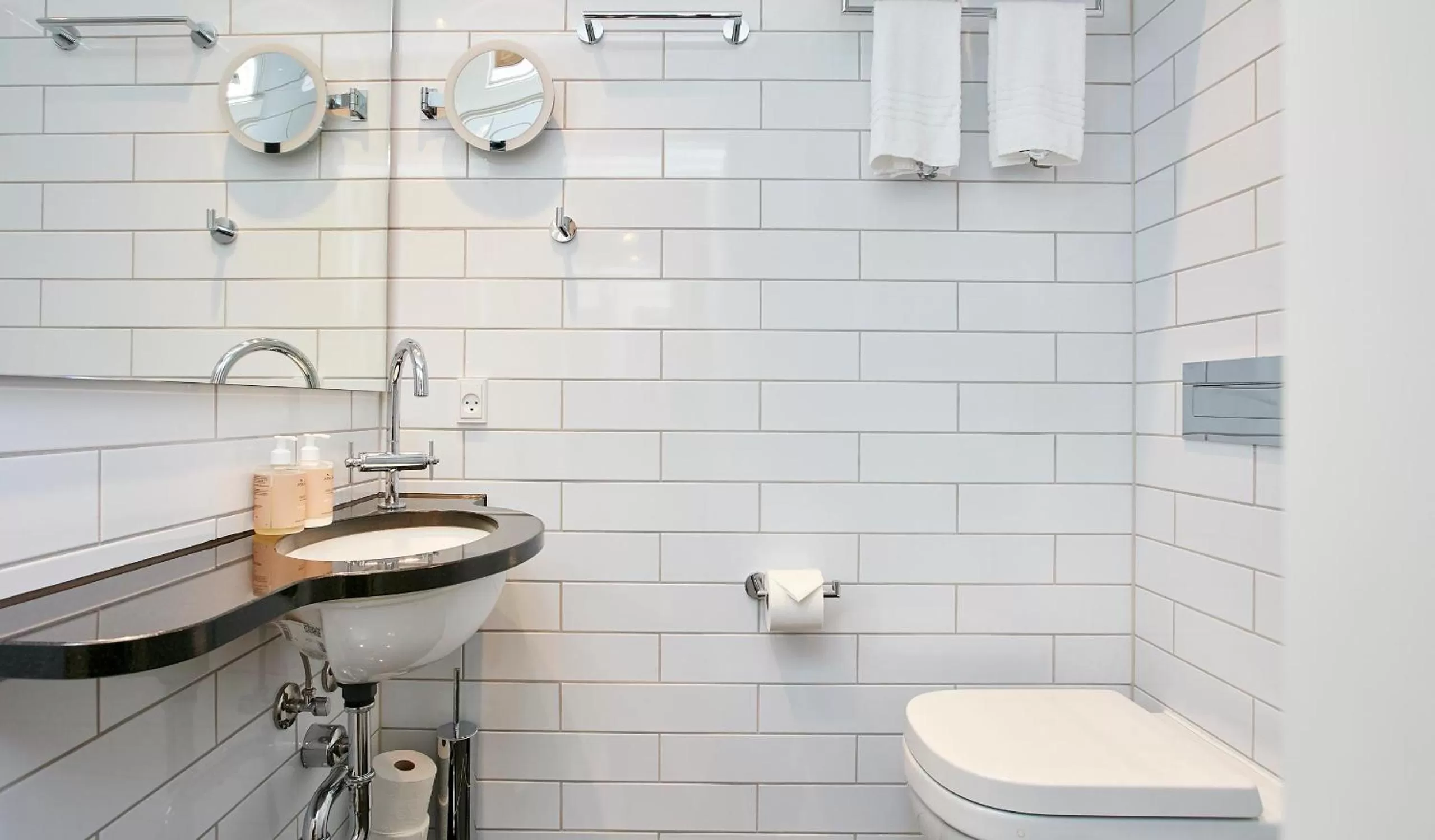 Bathroom in Jørgensens Hotel
