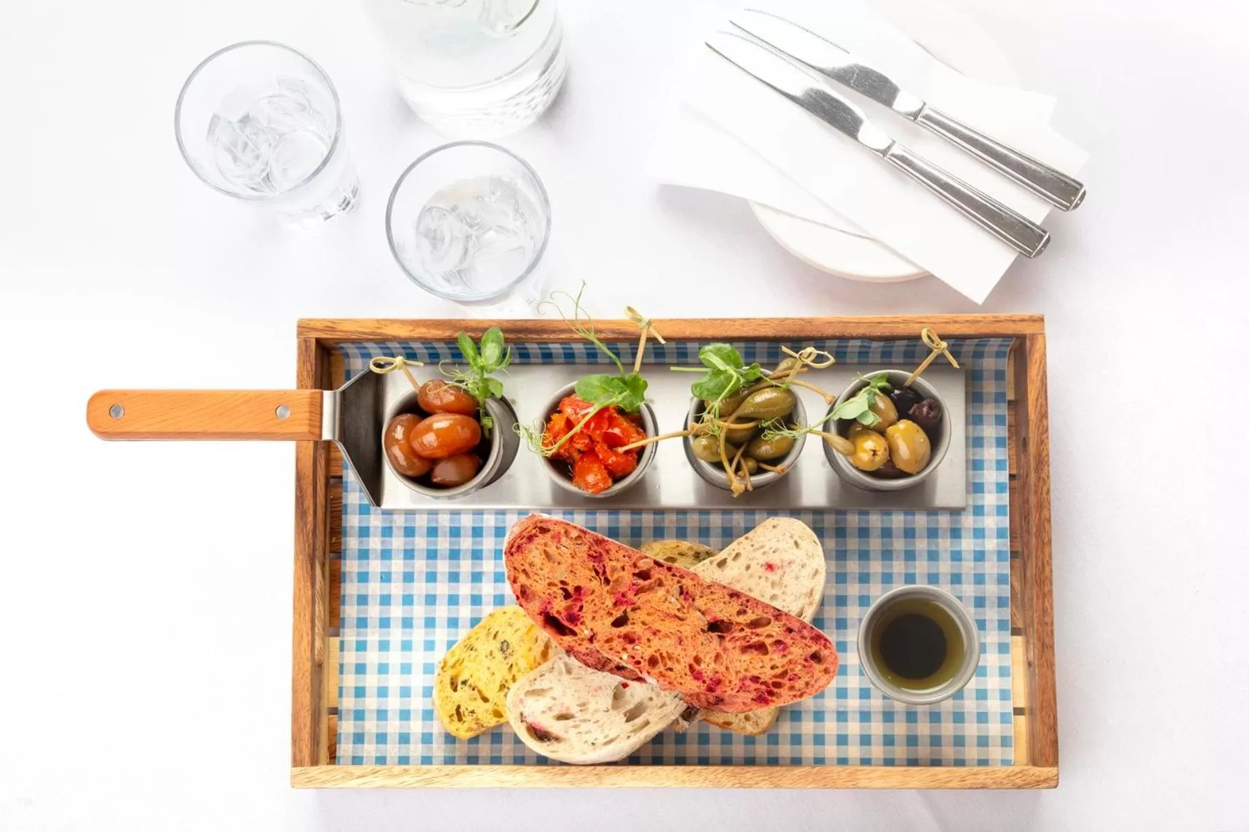 Food and drinks in Honest Lawyer Hotel