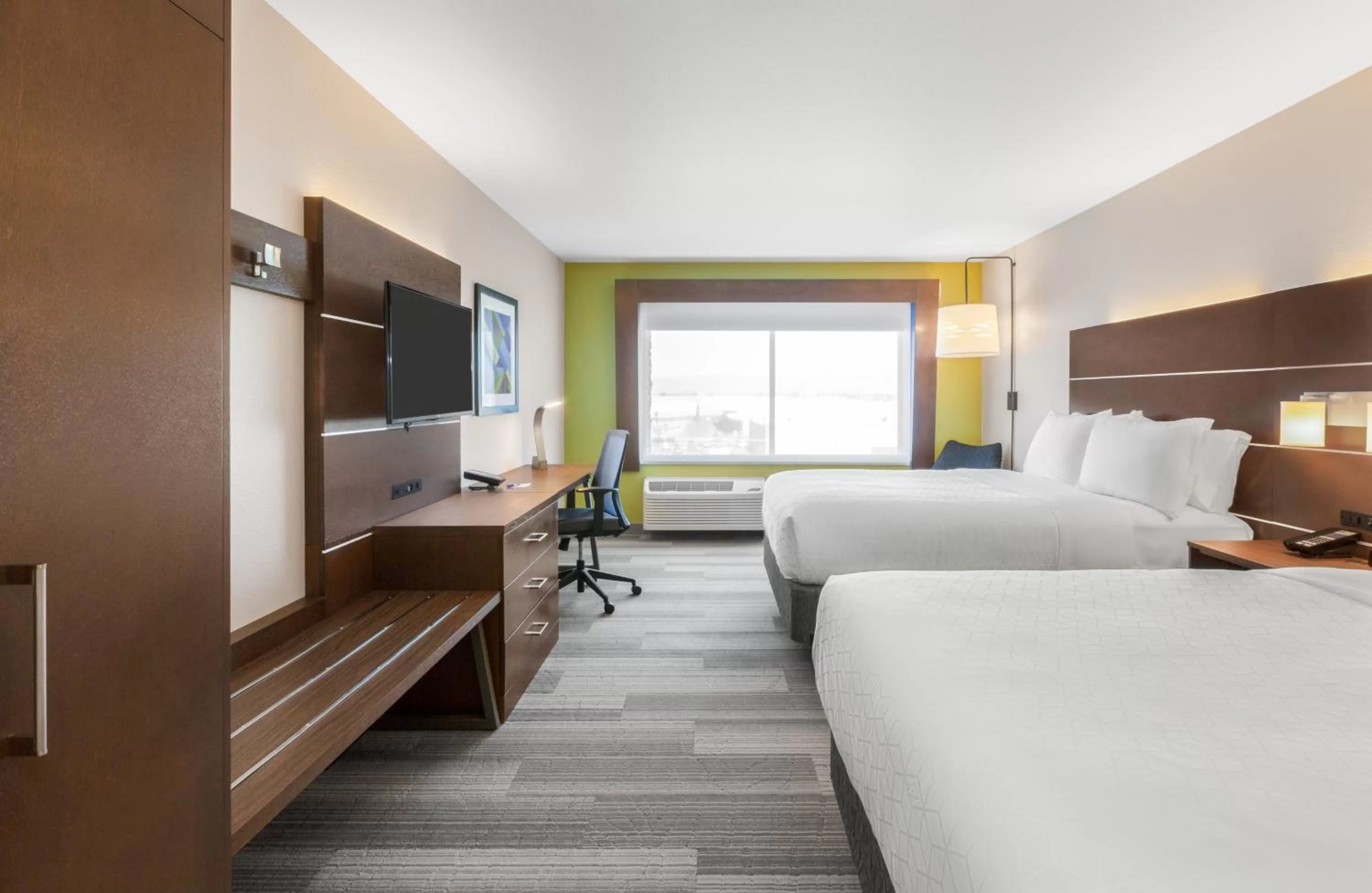 Photo of the whole room, Bed in Holiday Inn Express & Suites - Union Gap - Yakima Area by IHG