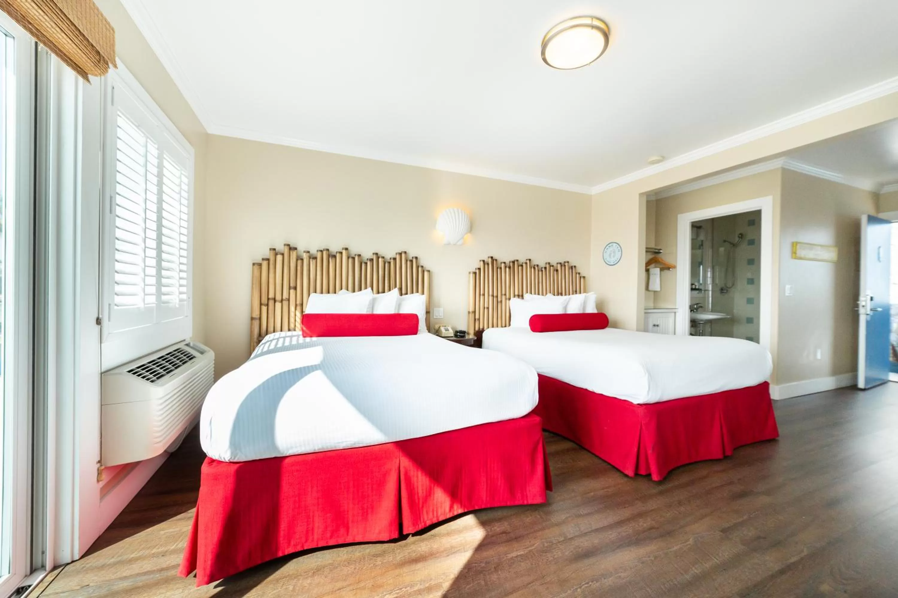 Bed in Beach Street Inn and Suites