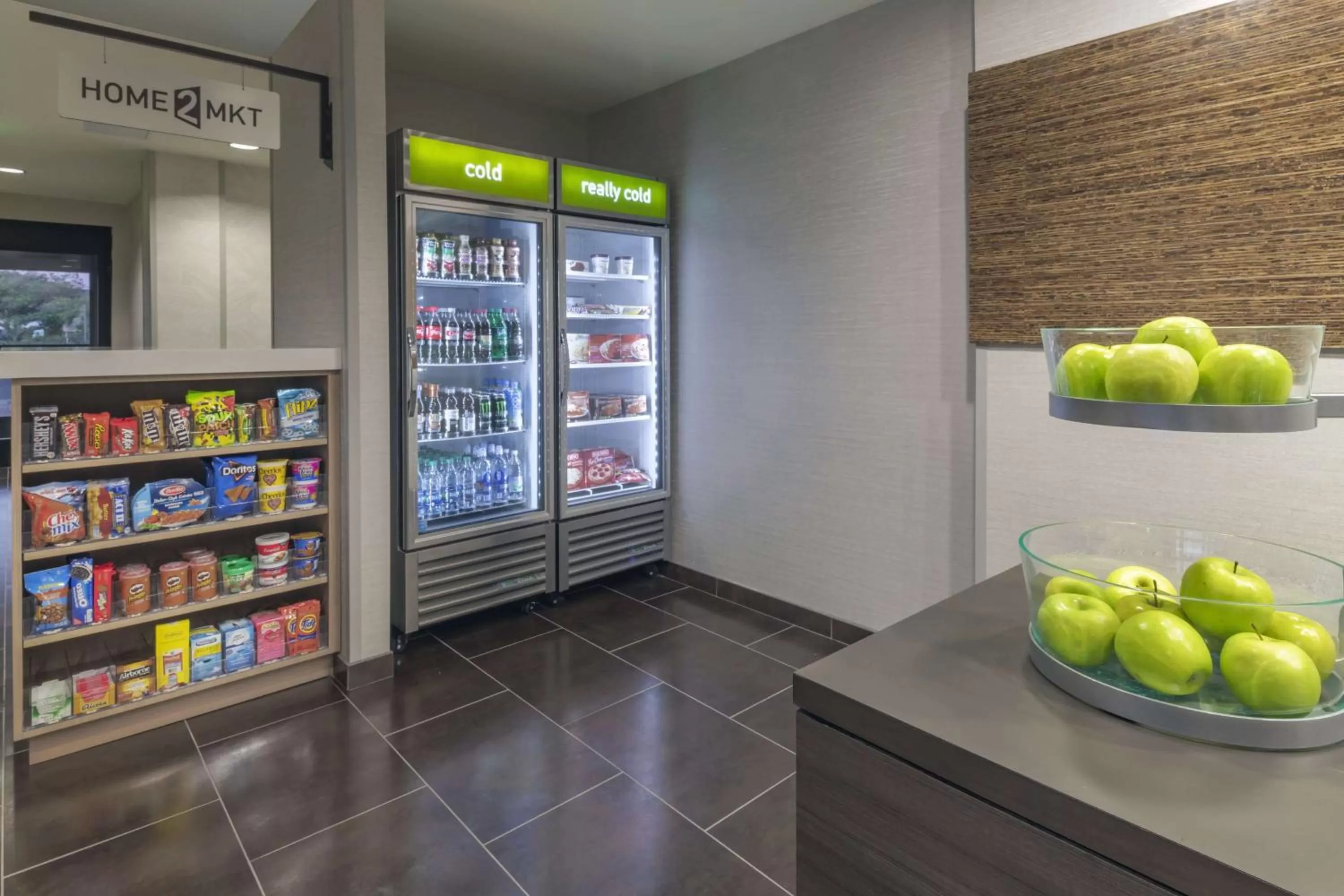 Restaurant/places to eat in Home2 Suites by Hilton Kingman