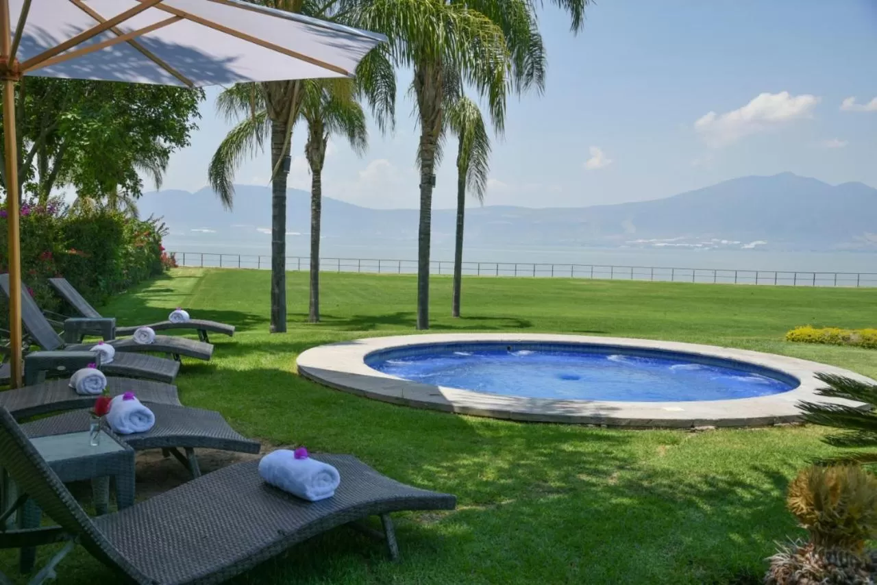 Hot Tub in La Reserva Chapala