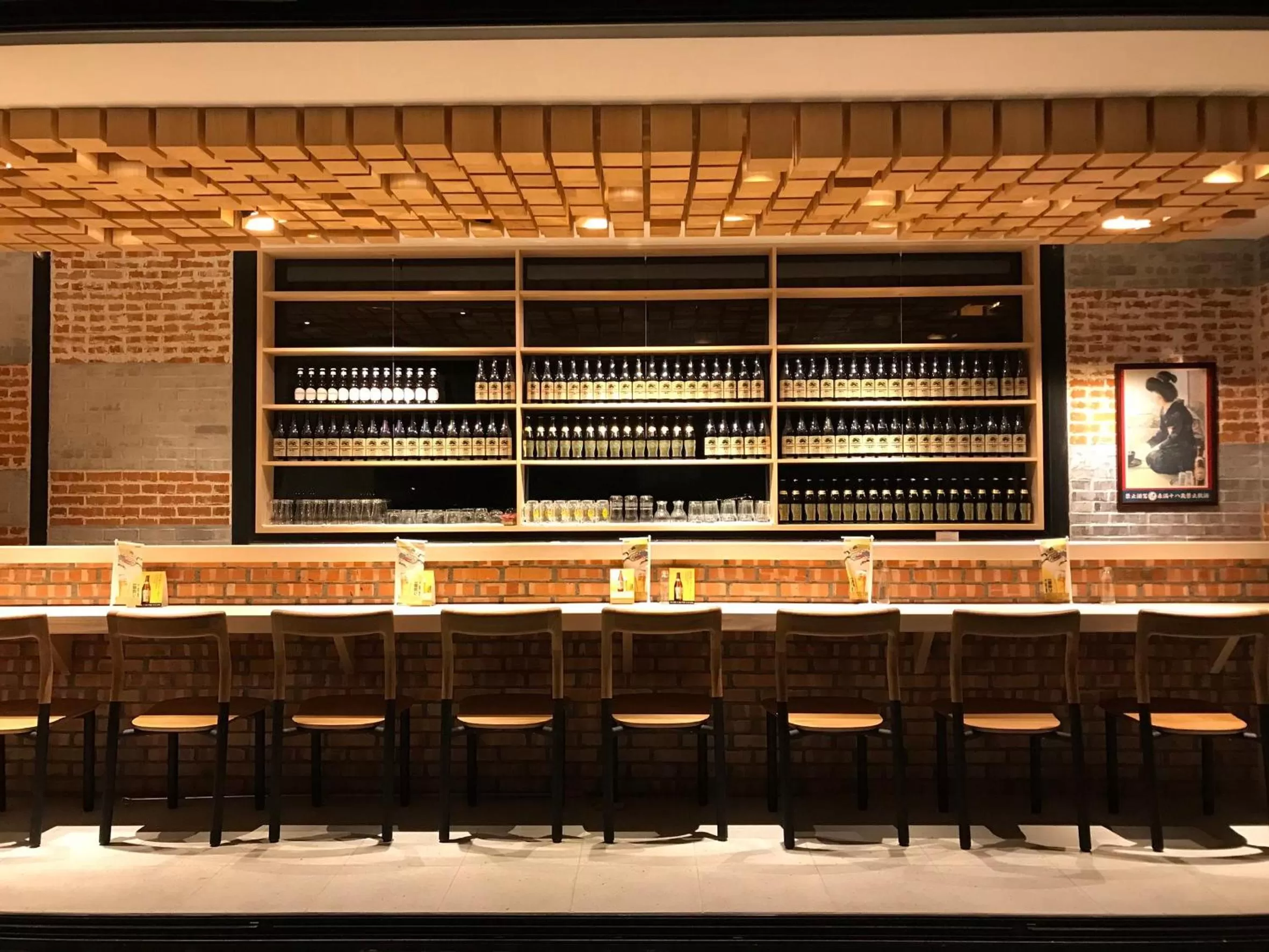 Restaurant/places to eat in FFF Hotel