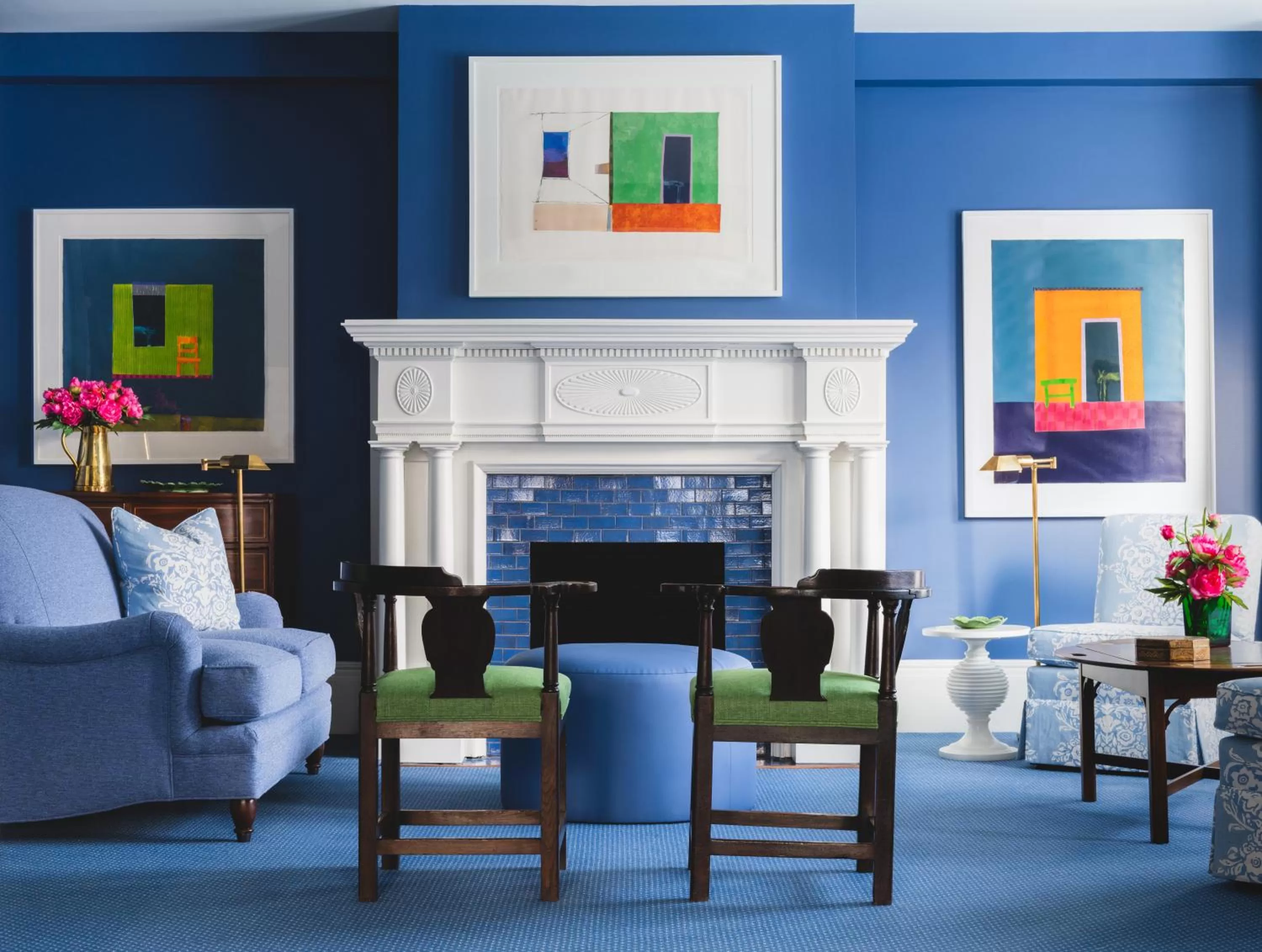 Communal lounge/ TV room in Inns of Aurora Resort & Spa